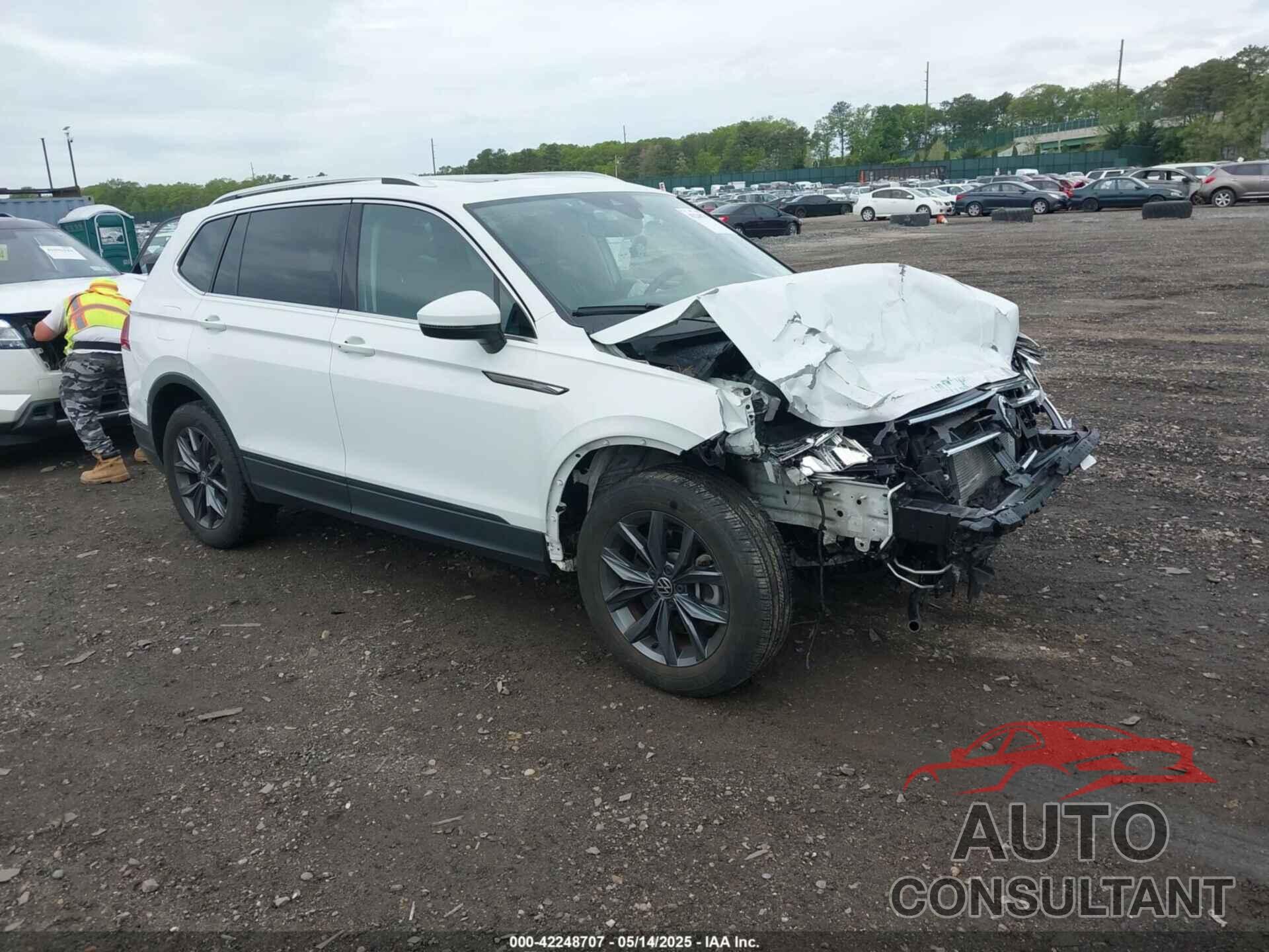 VOLKSWAGEN TIGUAN 2022 - 3VV2B7AX8NM109450