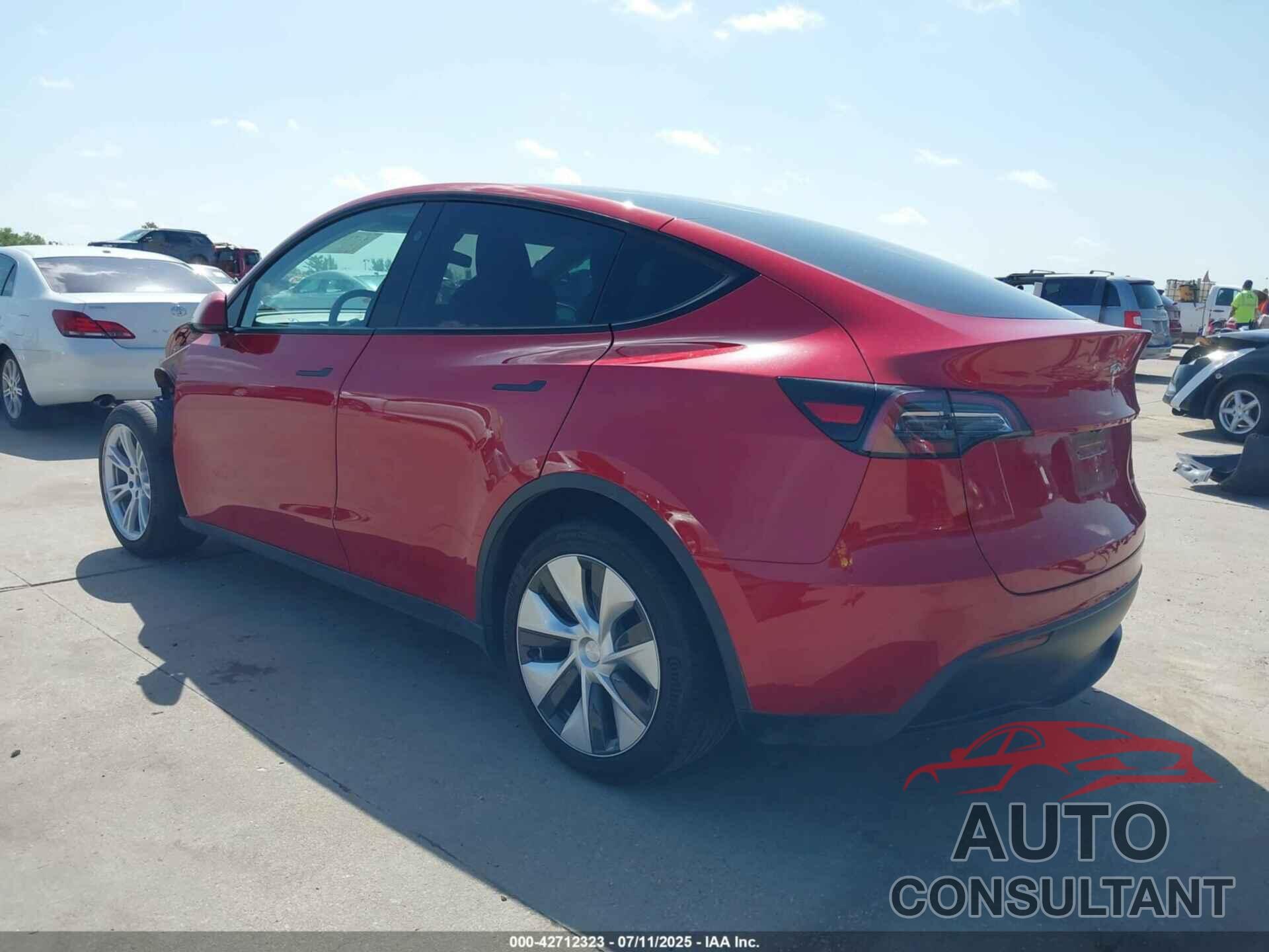 TESLA MODEL Y 2023 - 7SAYGAEEXPF830119