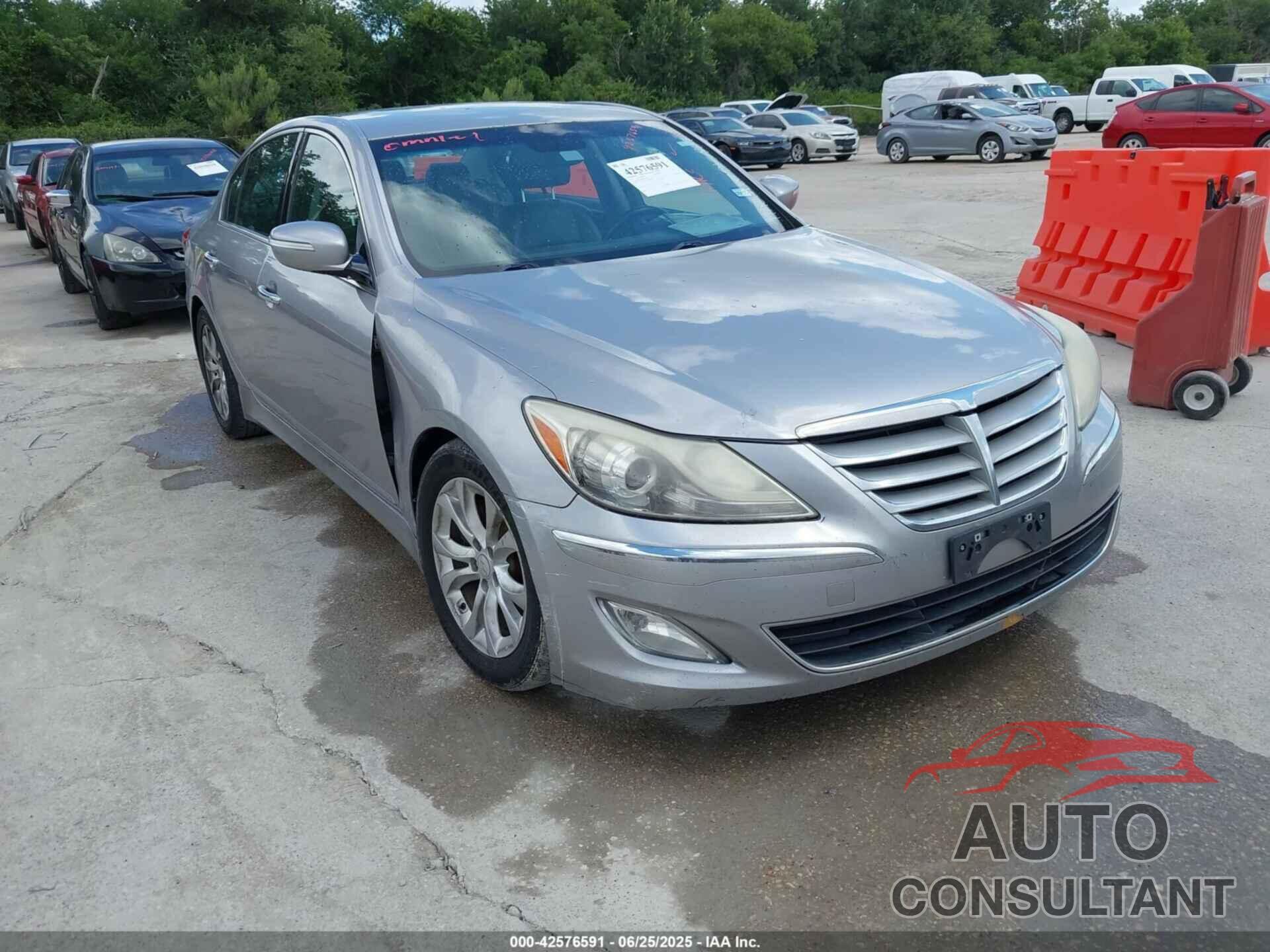 HYUNDAI GENESIS 2013 - KMHGC4DD1DU215827