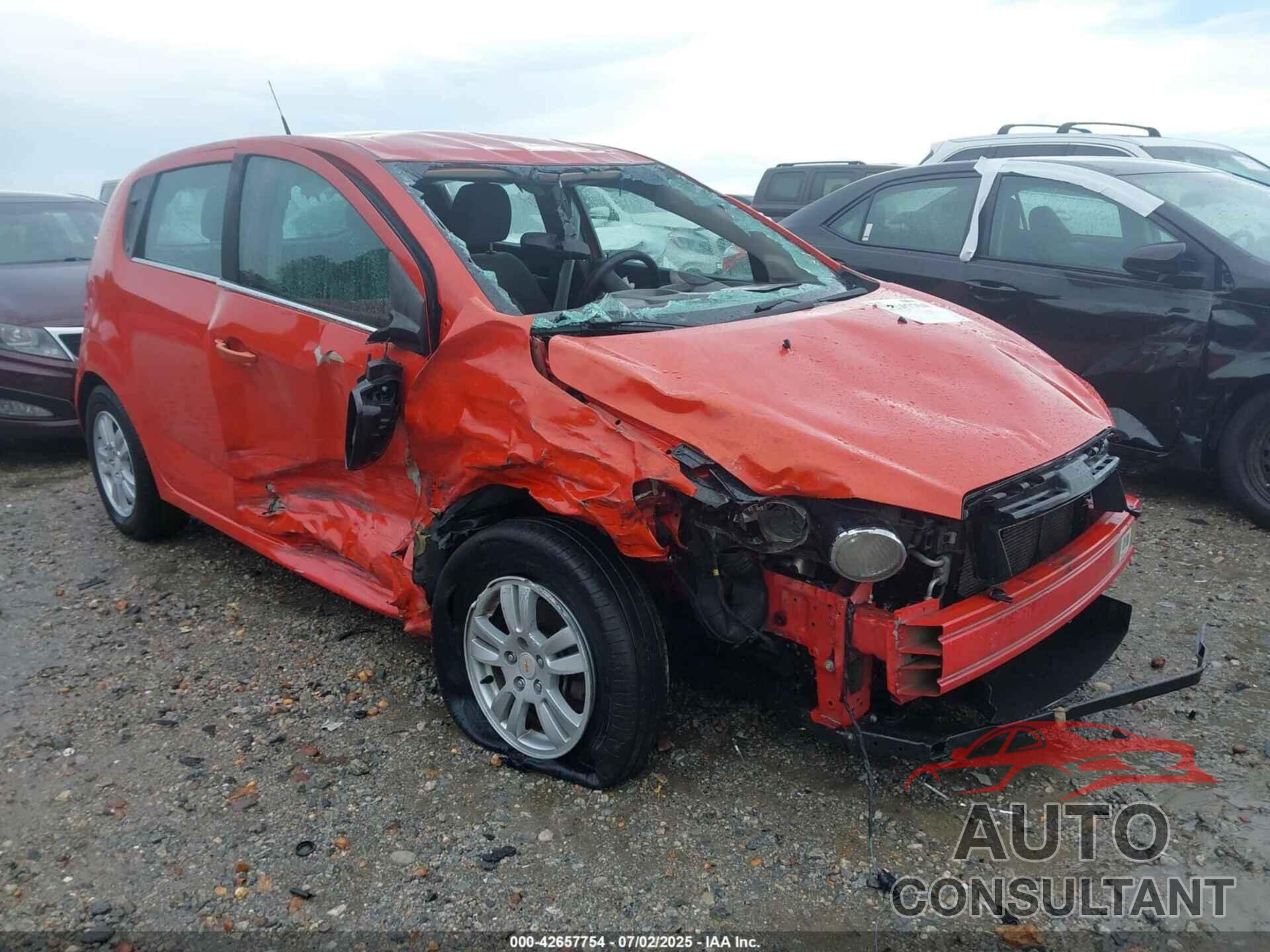 CHEVROLET SONIC 2012 - 1G1JC6SH2C4100205