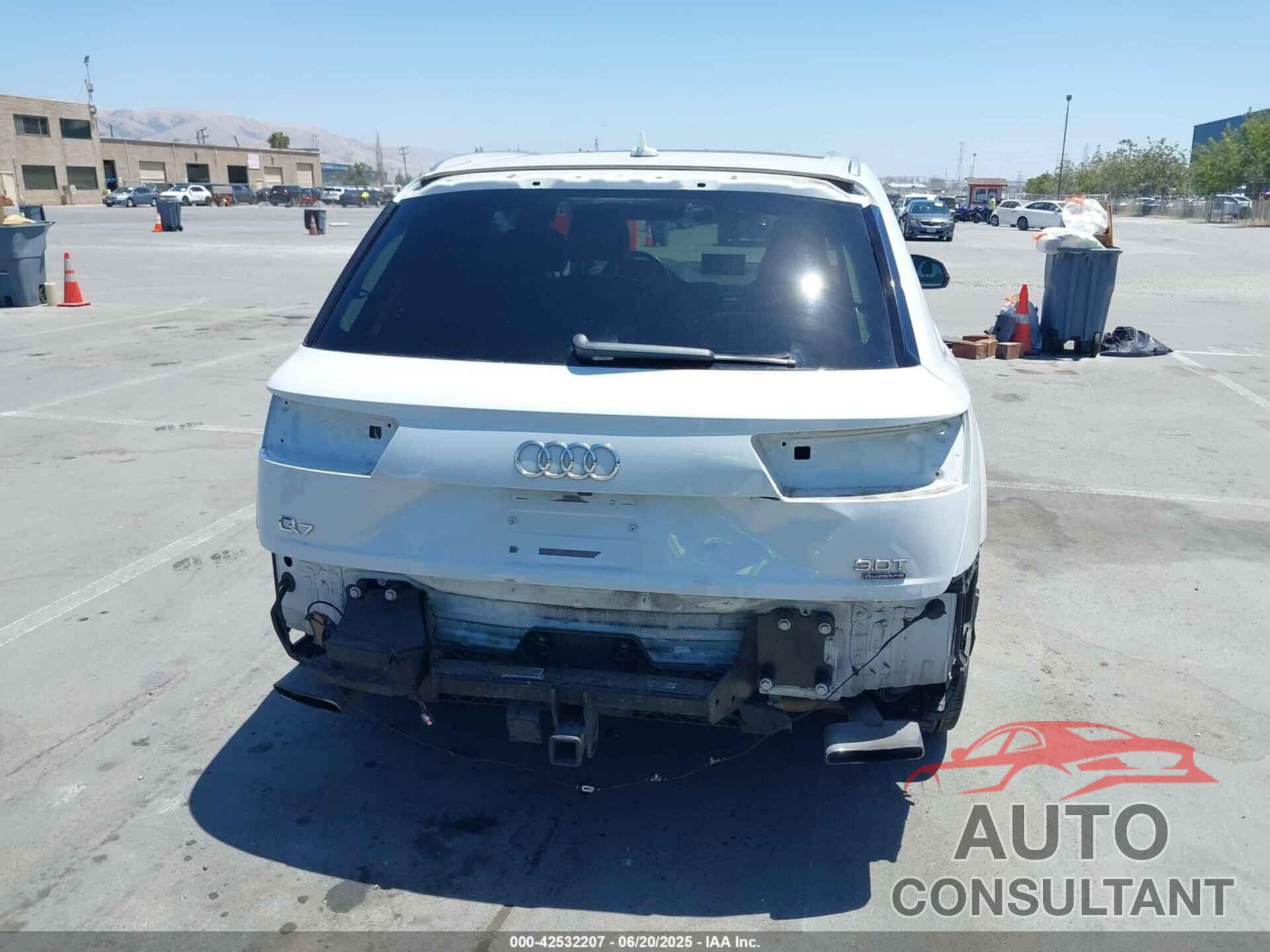 AUDI Q7 2018 - WA1VAAF78JD012947