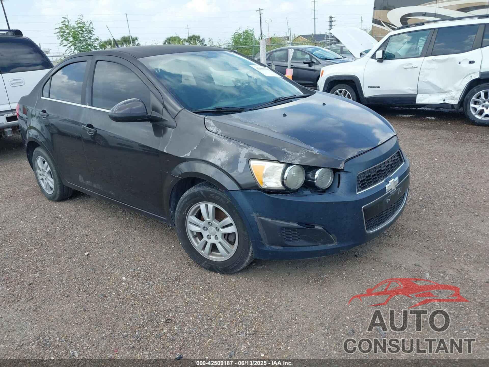 CHEVROLET SONIC 2014 - 1G1JC5SH5E4114595