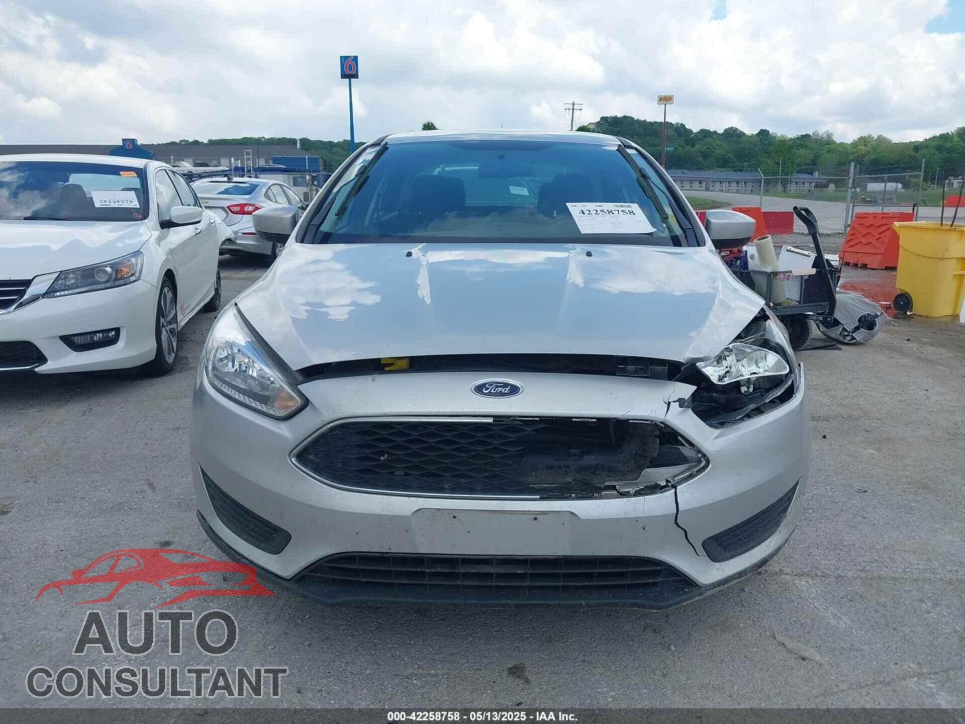 FORD FOCUS 2018 - 1FADP3FE2JL301795