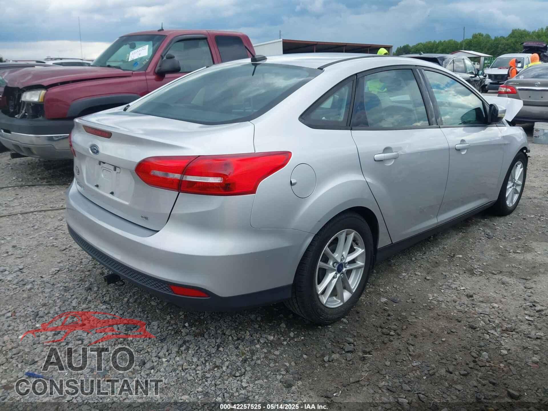 FORD FOCUS 2015 - 1FADP3F25FL371739