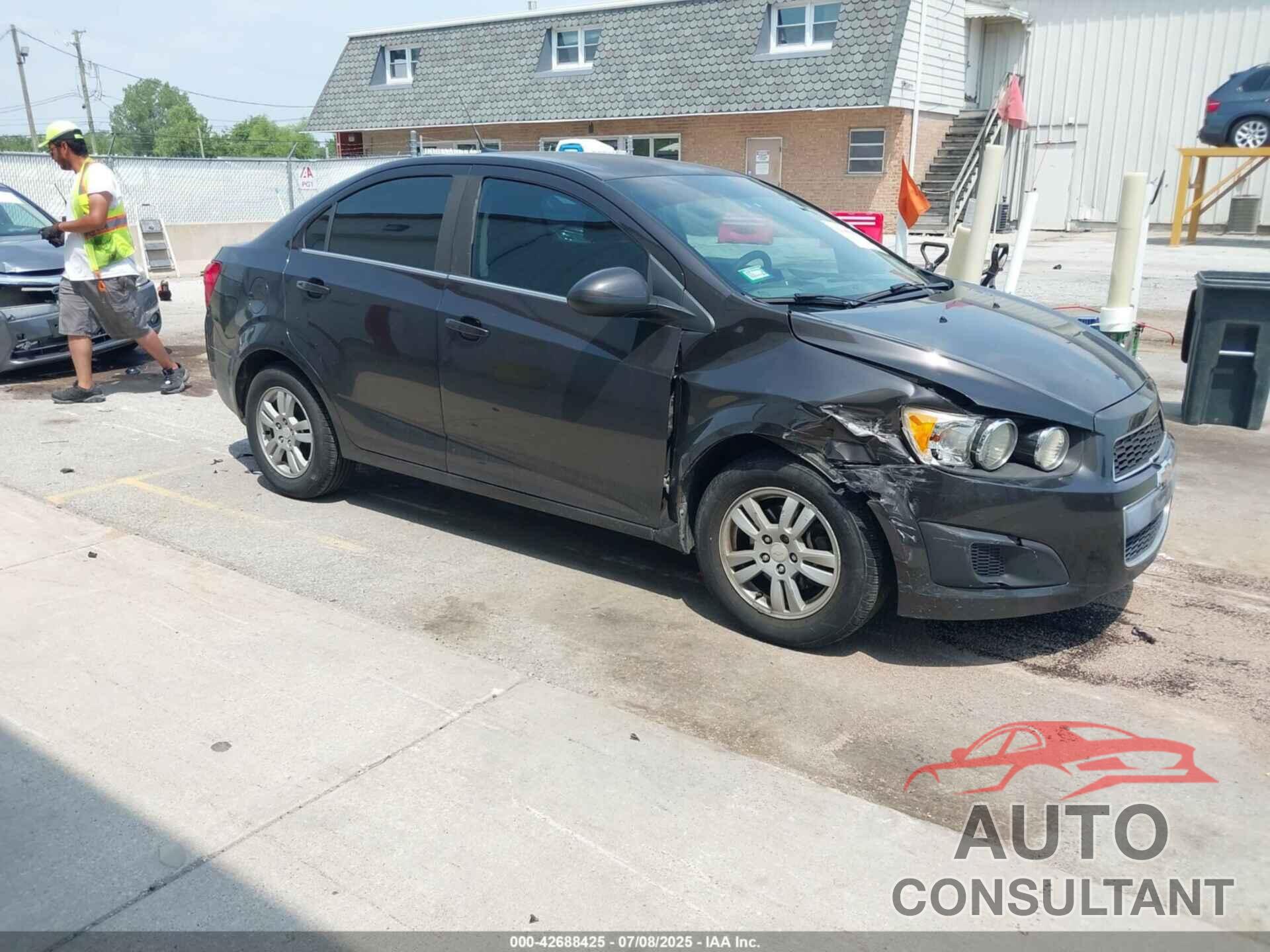 CHEVROLET SONIC 2013 - 1G1JC5SH4D4252465