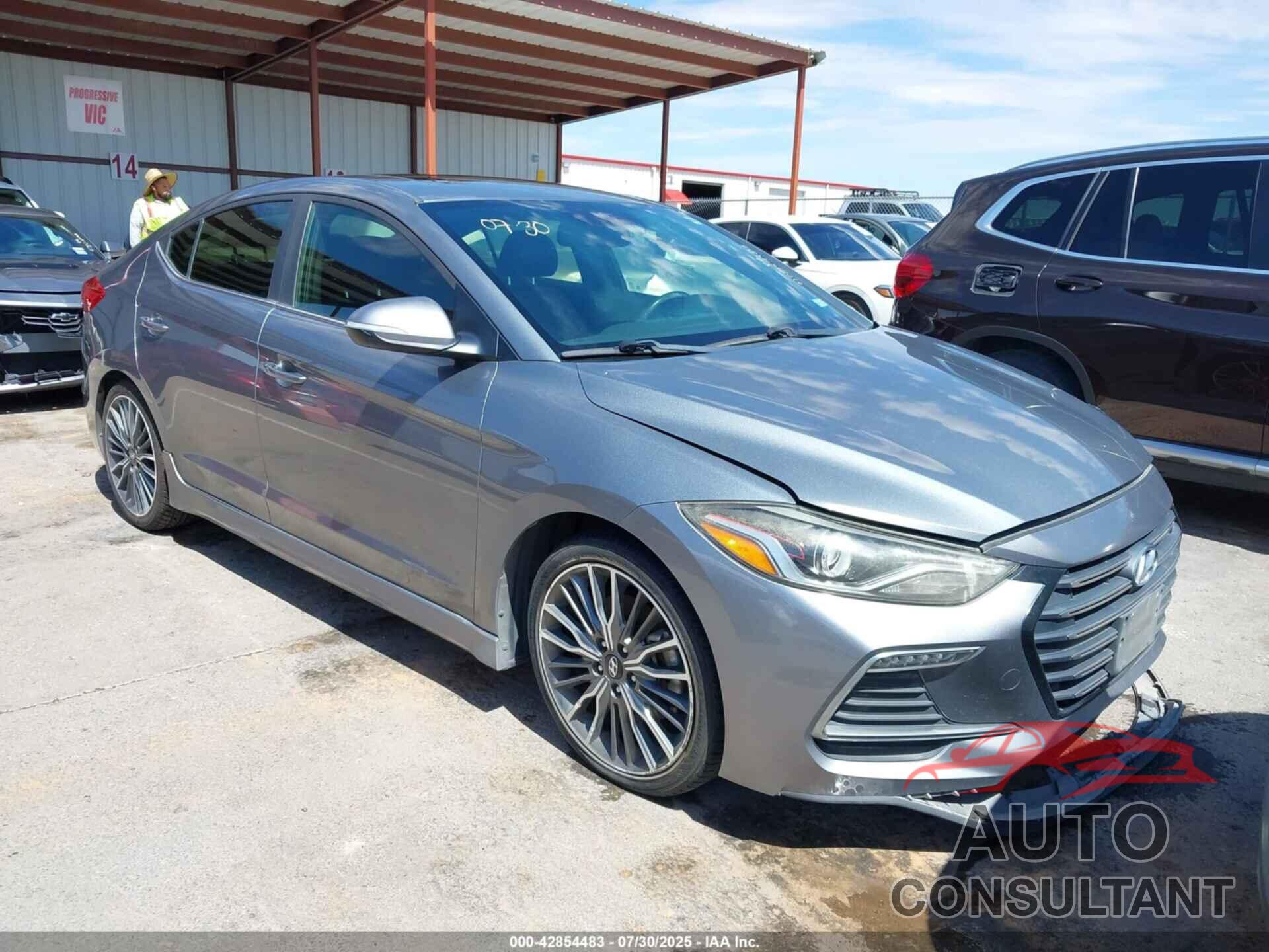HYUNDAI ELANTRA 2018 - KMHD04LB3JU561367