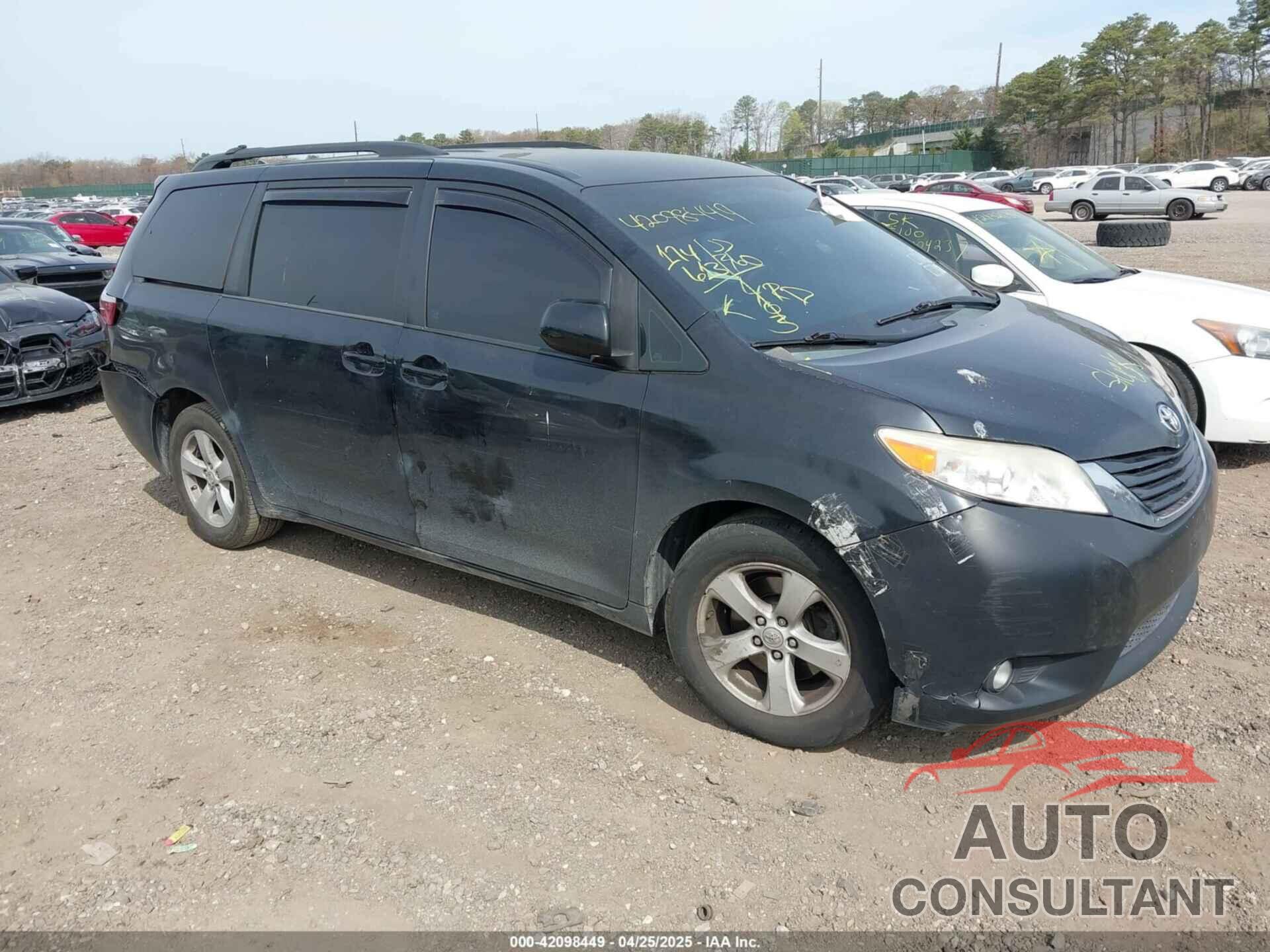 TOYOTA SIENNA 2015 - 5TDKK3DC5FS544668