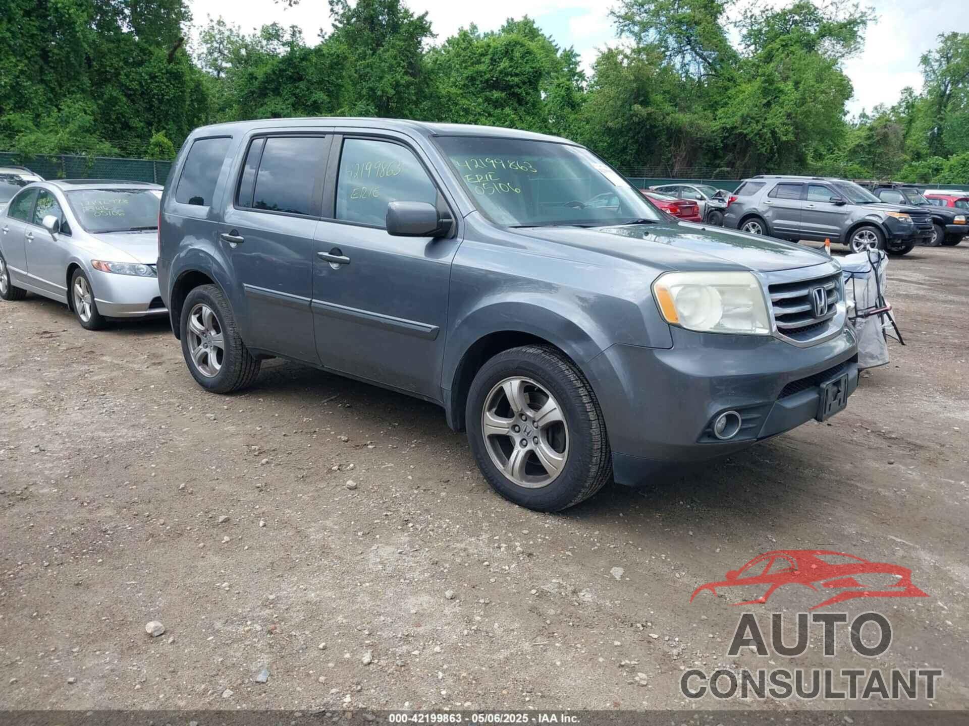 HONDA PILOT 2013 - 5FNYF4H5XDB051831