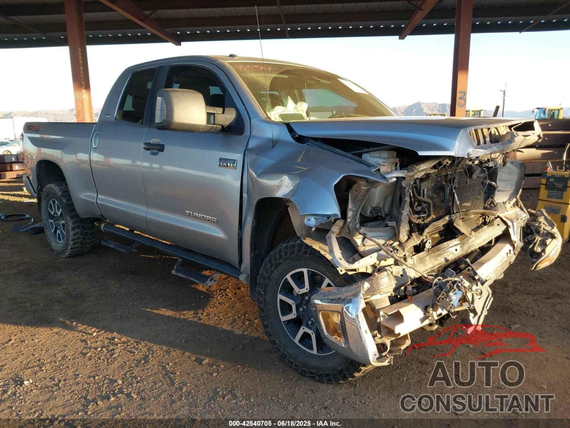 TOYOTA TUNDRA 2018 - 5TFUY5F17JX708567