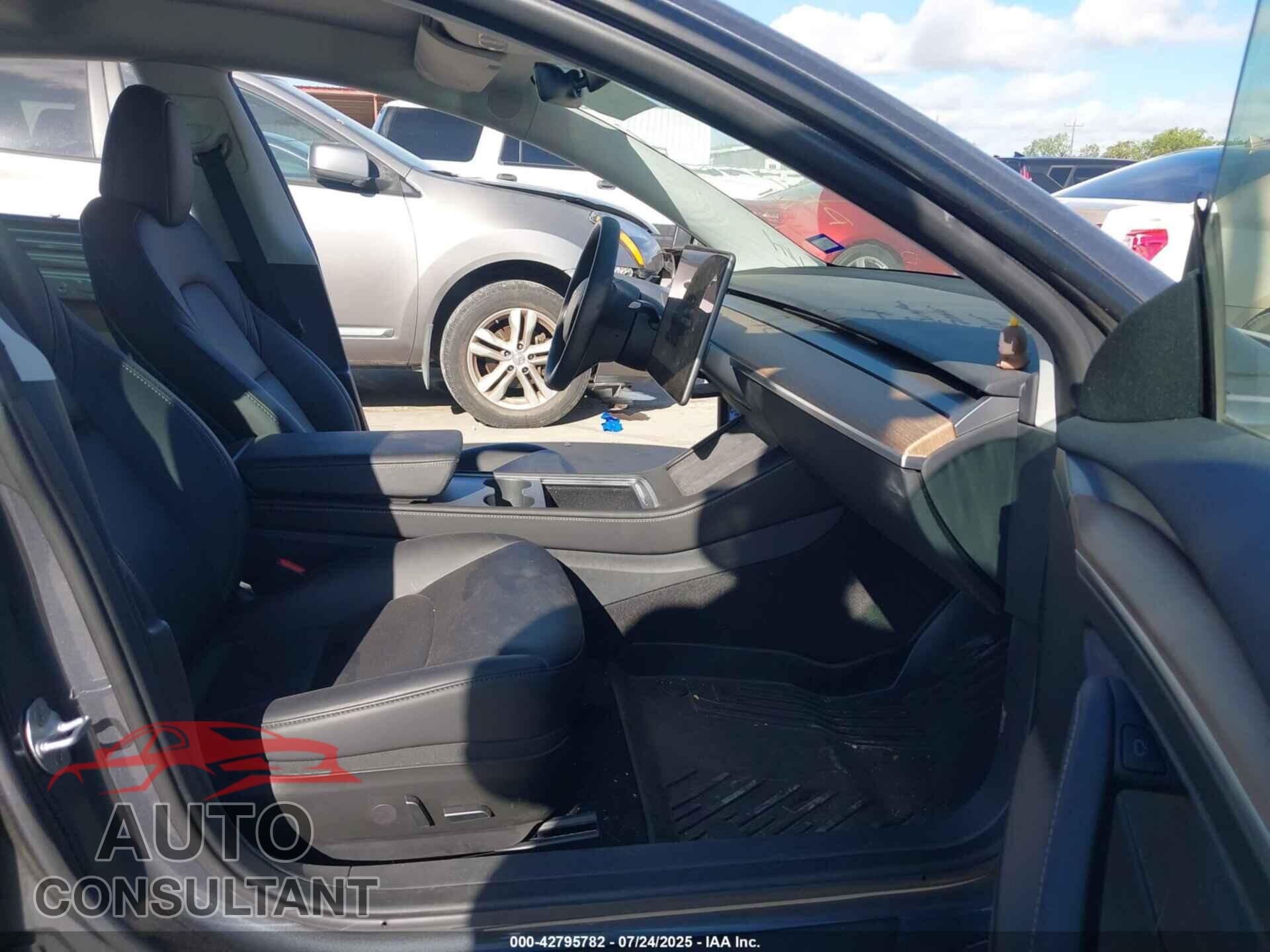 TESLA MODEL 3 2023 - 5YJ3E1EA0PF619344
