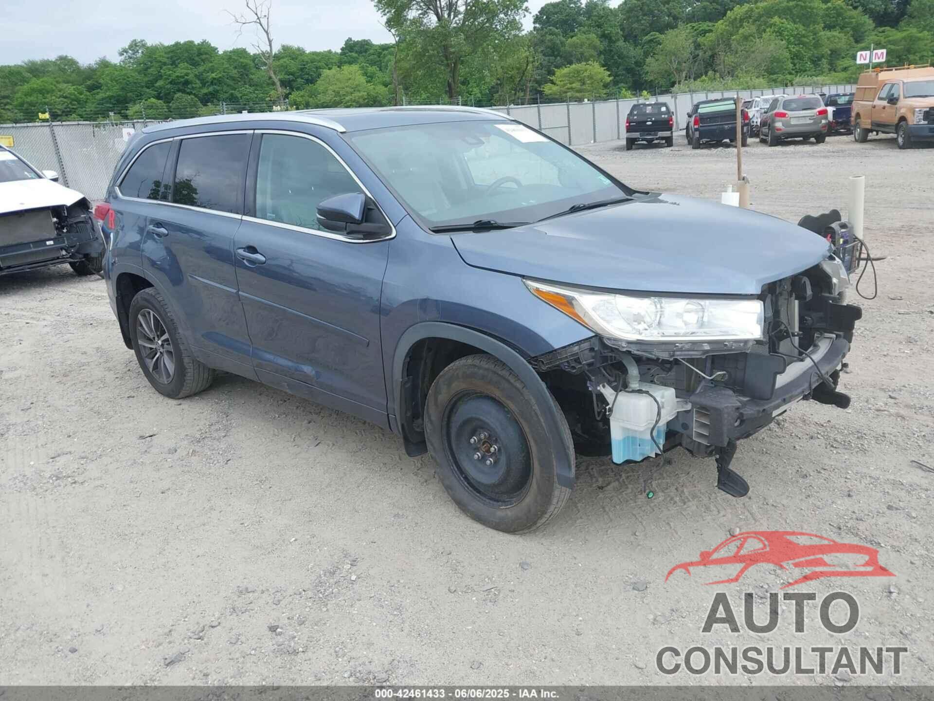 TOYOTA HIGHLANDER 2018 - 5TDJZRFHXJS879100