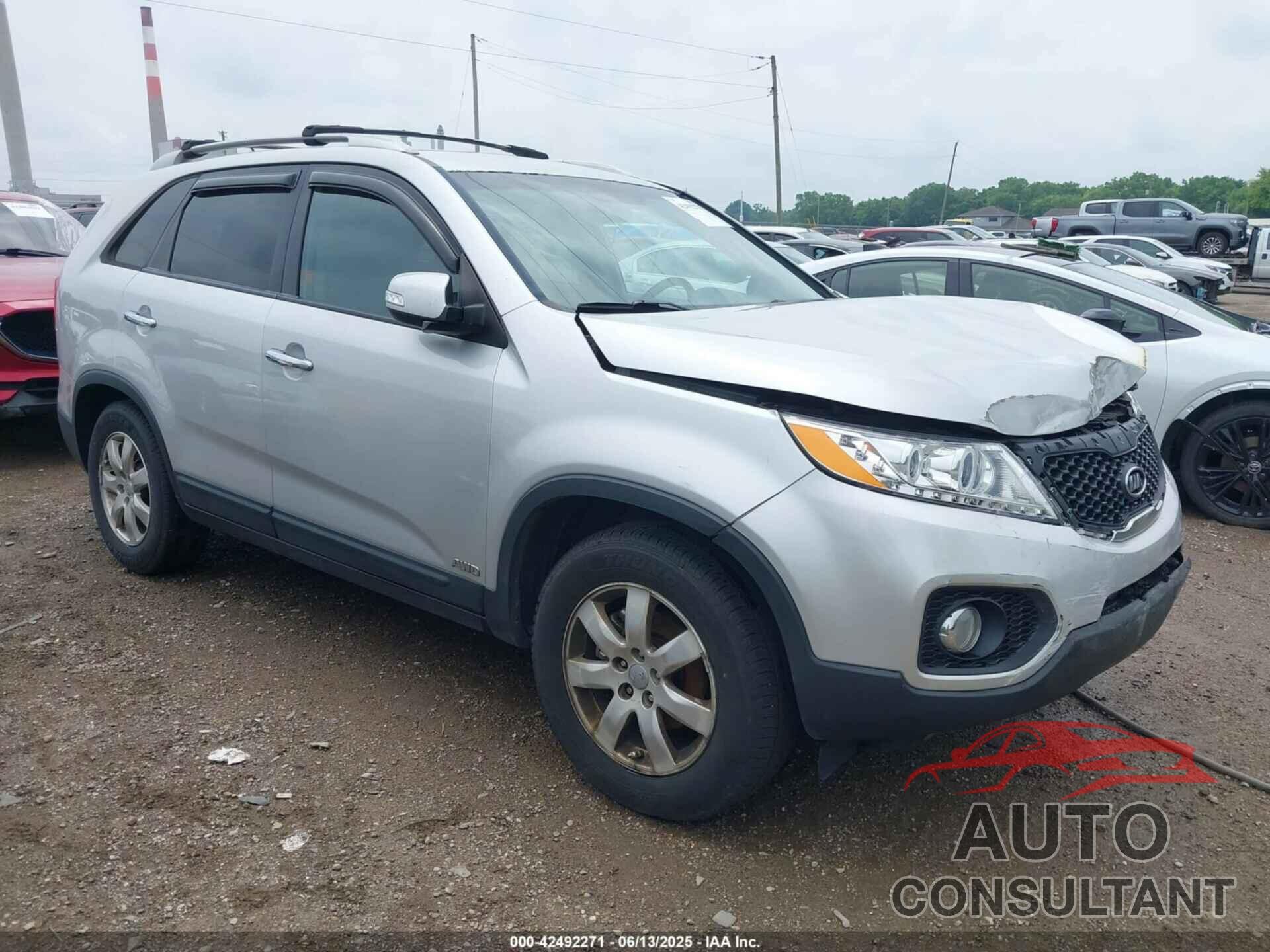 KIA SORENTO 2013 - 5XYKTCA68DG320963