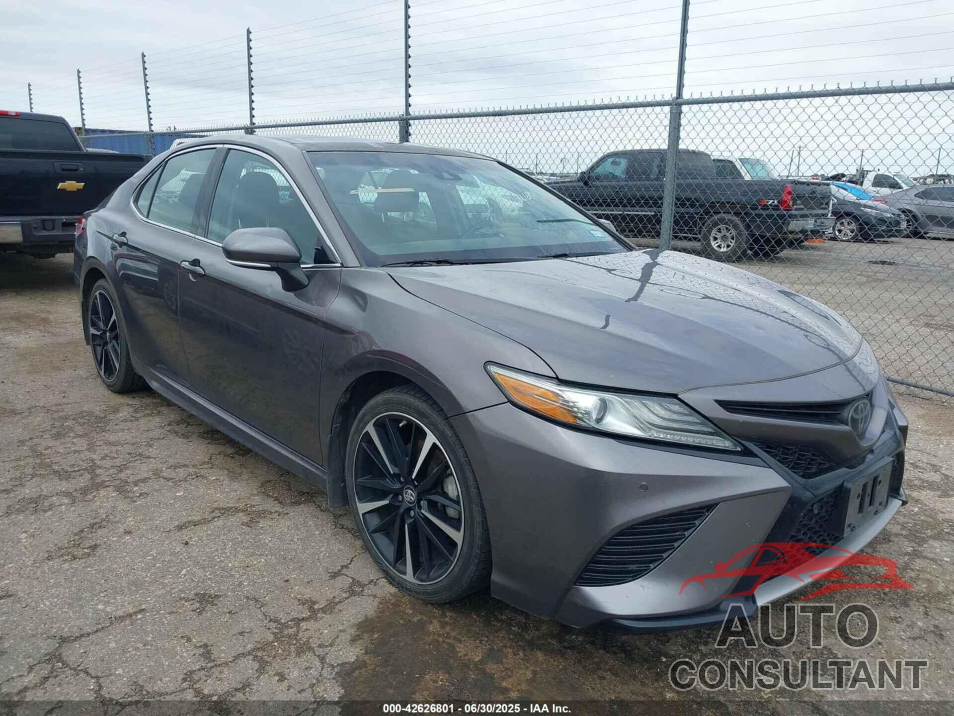 TOYOTA CAMRY 2018 - 4T1B61HK6JU523578