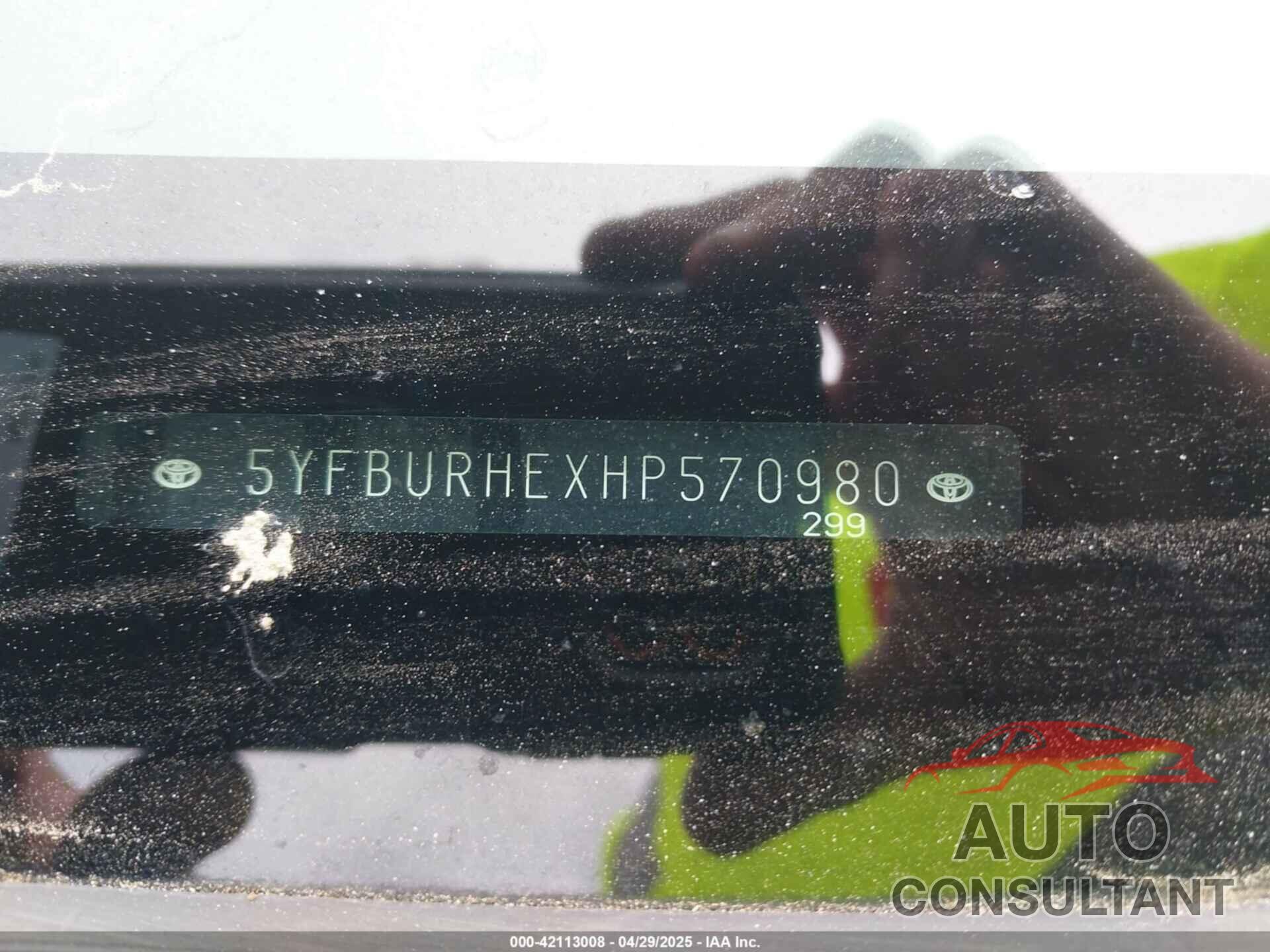 TOYOTA COROLLA 2017 - 5YFBURHEXHP570980