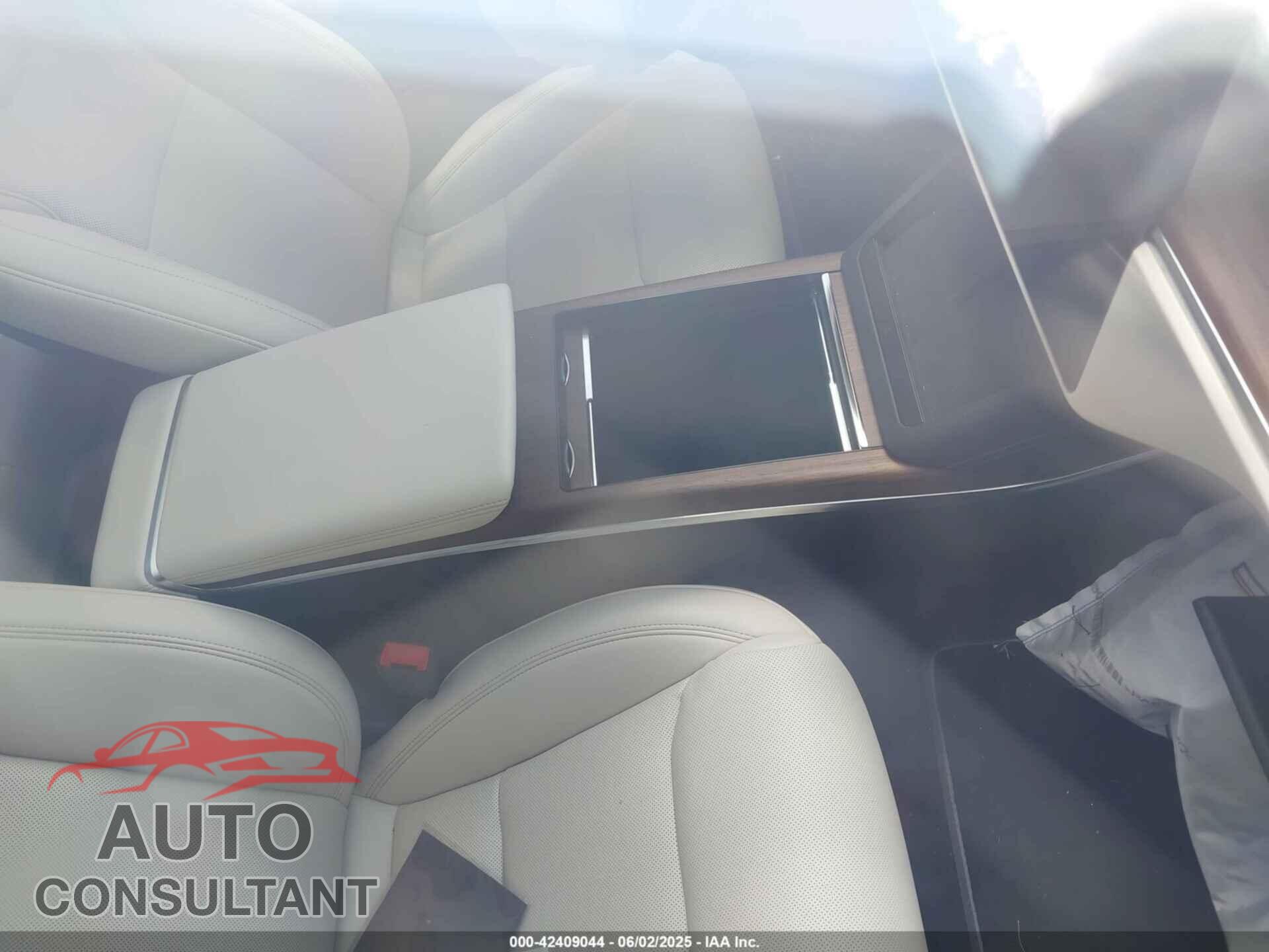 TESLA MODEL S 2025 - 5YJSA1E59SF549183