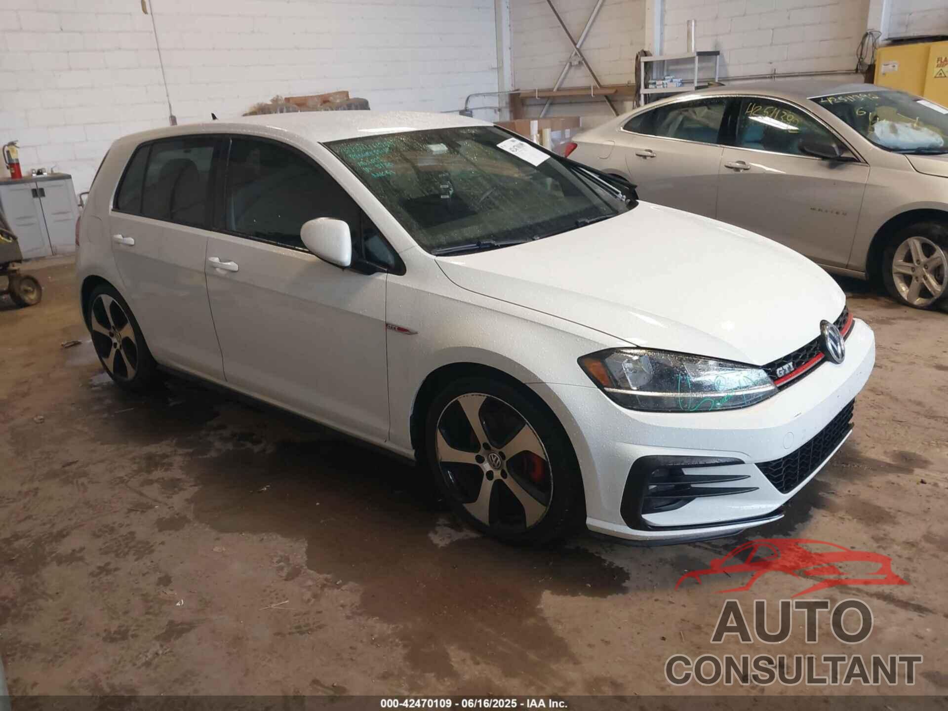 VOLKSWAGEN GOLF GTI 2018 - 3VW547AU3JM252325