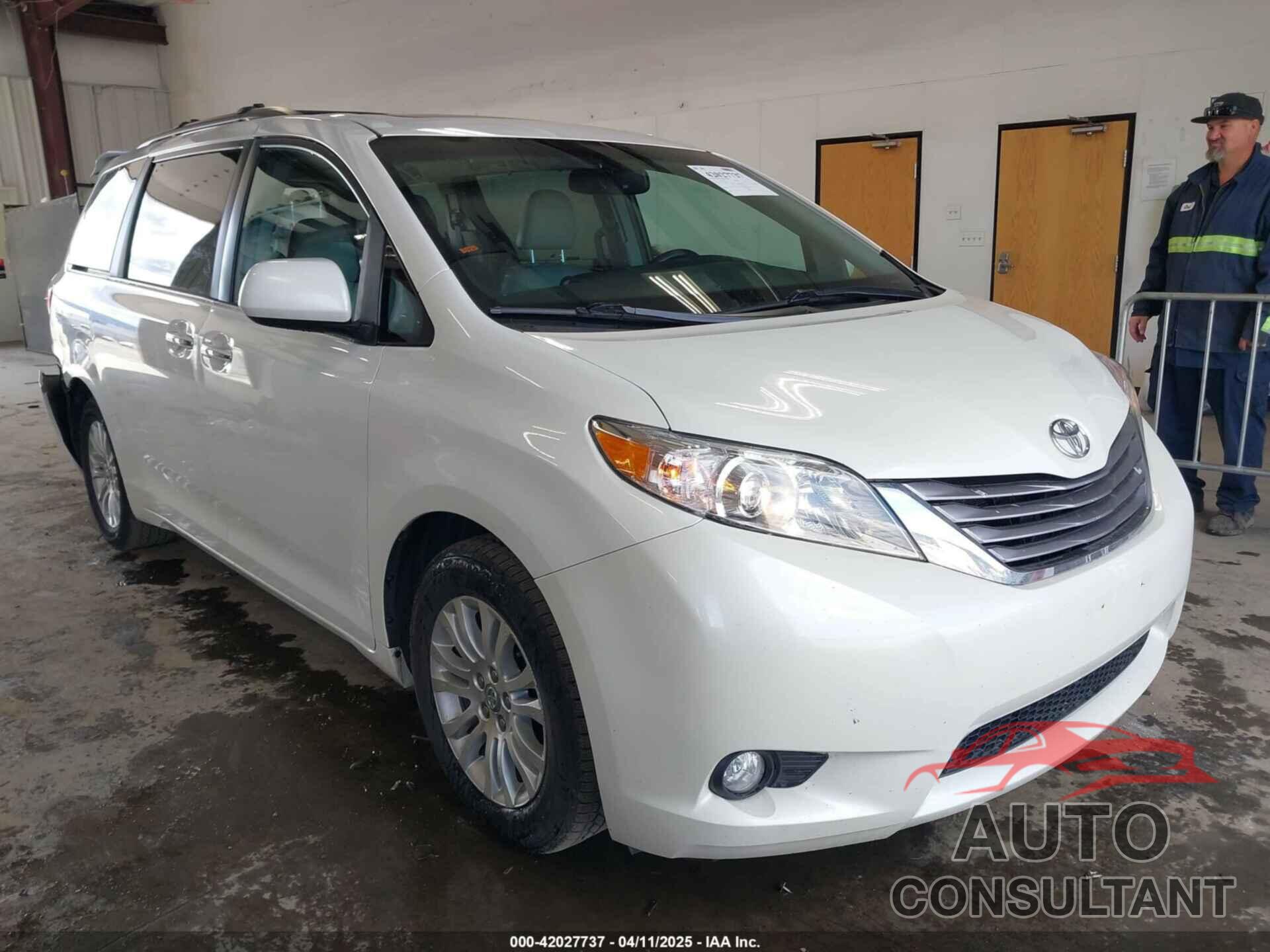 TOYOTA SIENNA 2017 - 5TDYZ3DC7HS874630