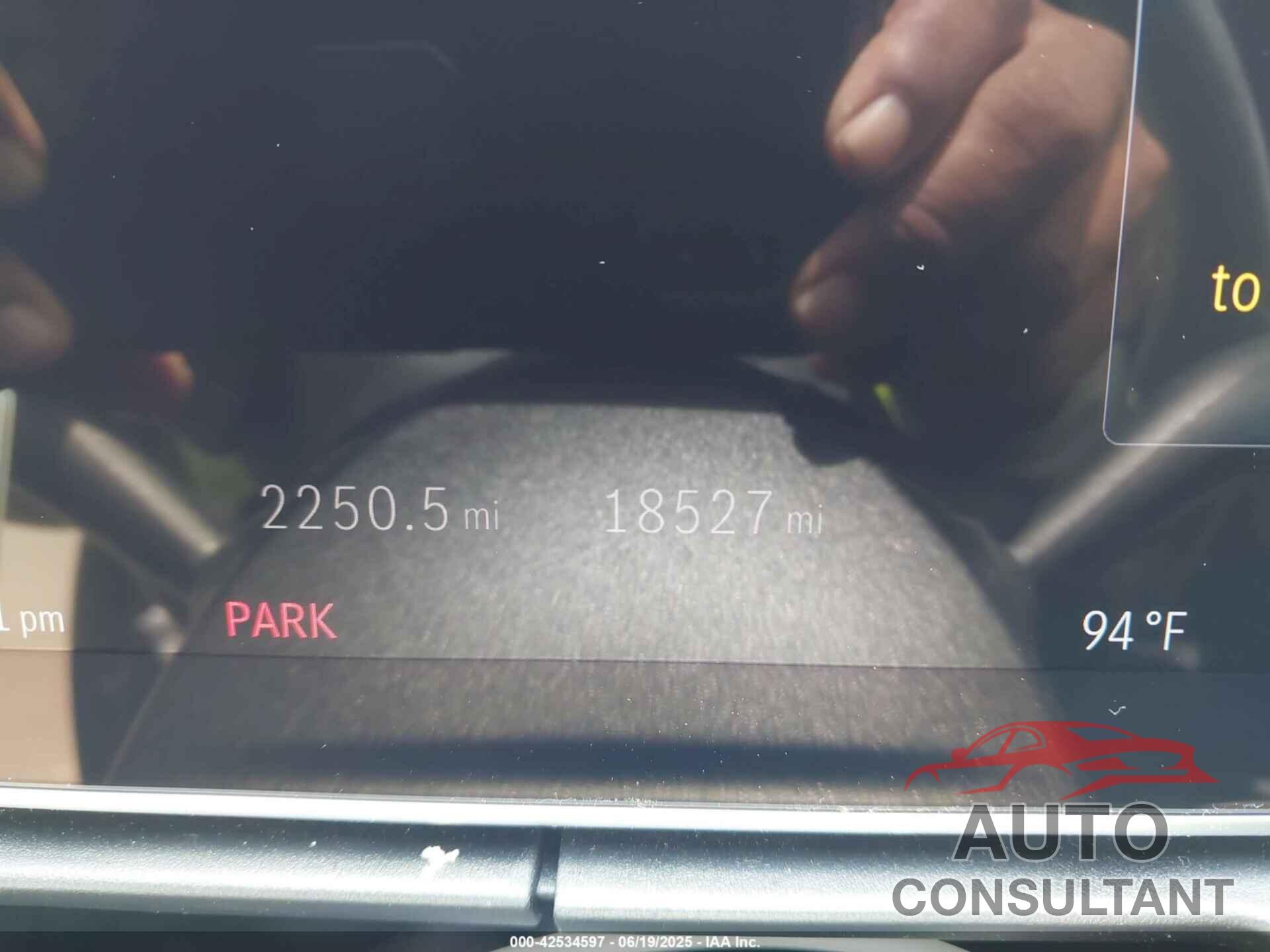 MERCEDES-BENZ C 300 2023 - W1KAF4GB7PR126398