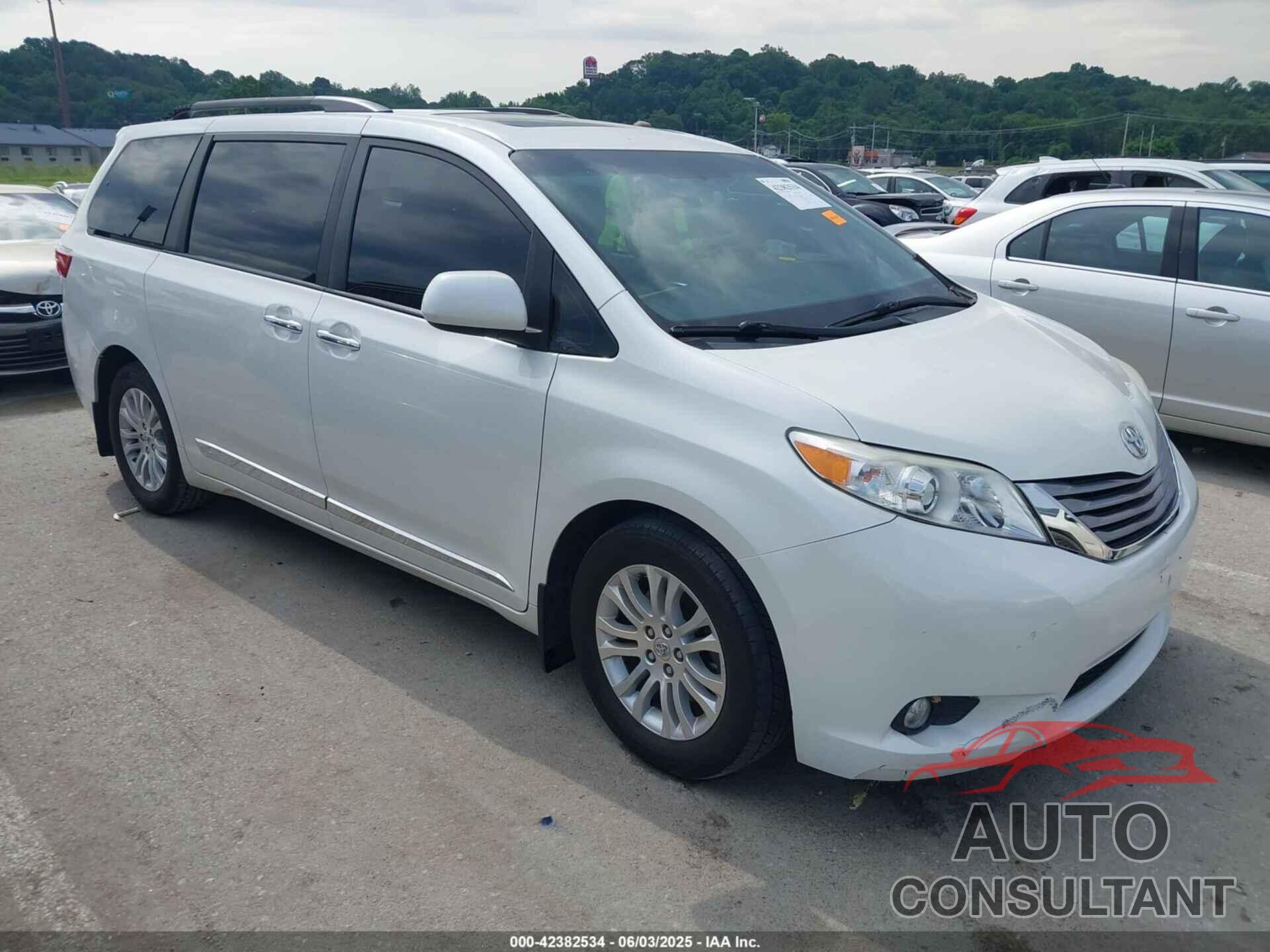 TOYOTA SIENNA 2017 - 5TDYZ3DC6HS835897