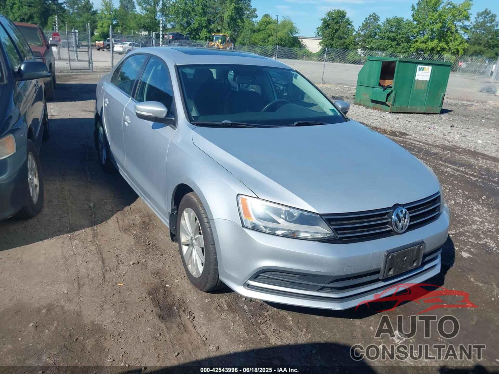 VOLKSWAGEN JETTA 2015 - 3VWD17AJ4FM323906