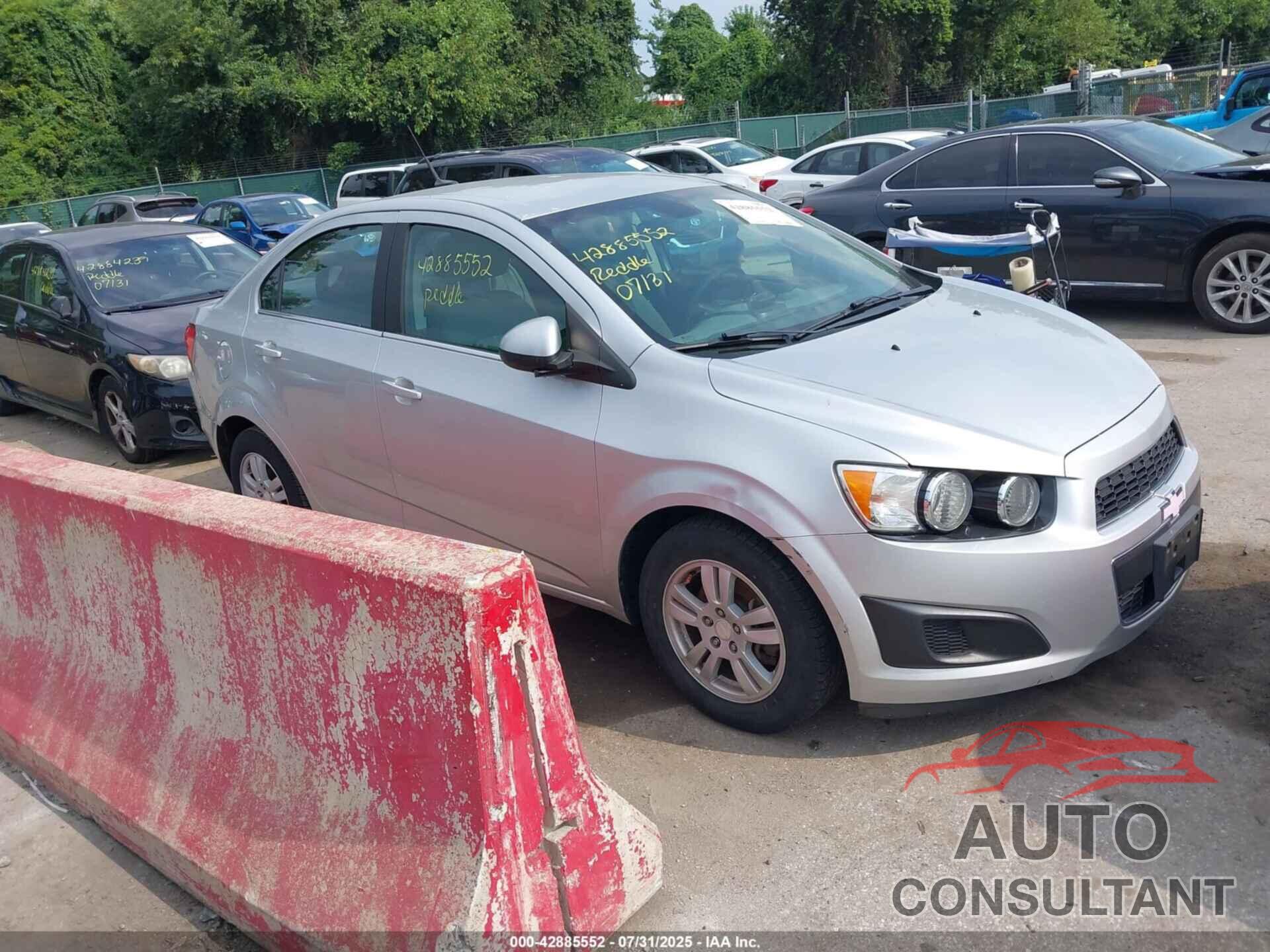 CHEVROLET SONIC 2013 - 1G1JC5SG5D4251445