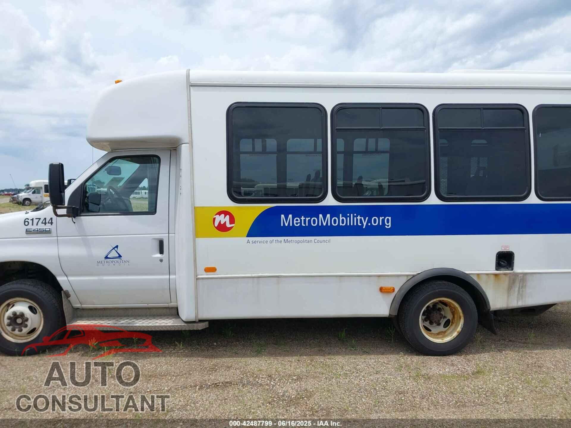 FORD E-450 CUTAWAY 2019 - 1FDFE4FS9KDC31028