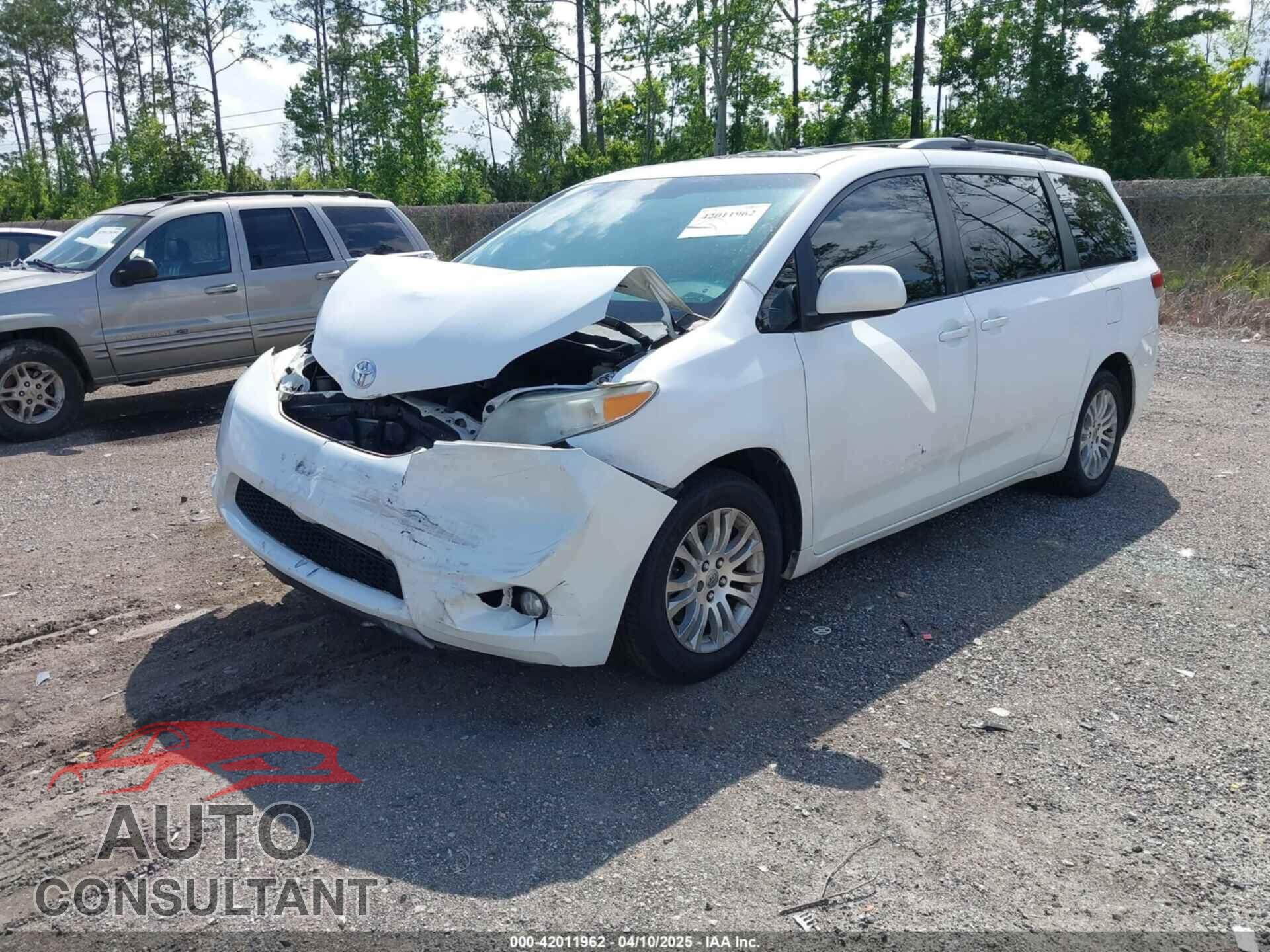 TOYOTA SIENNA 2011 - 5TDYK3DC7BS174750