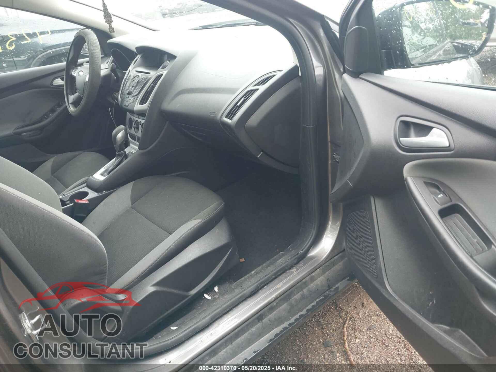 FORD FOCUS 2014 - 1FADP3F28EL388923