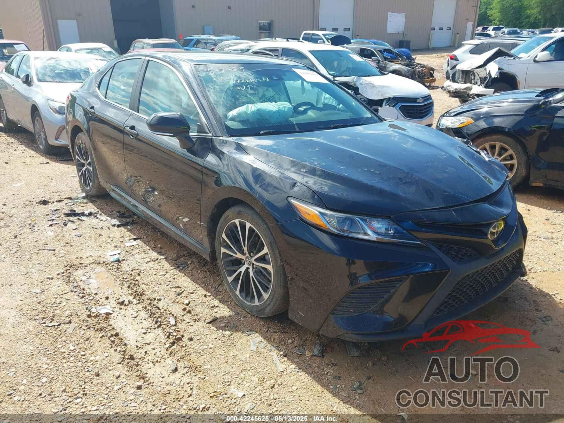 TOYOTA CAMRY 2018 - 4T1B11HKXJU652275