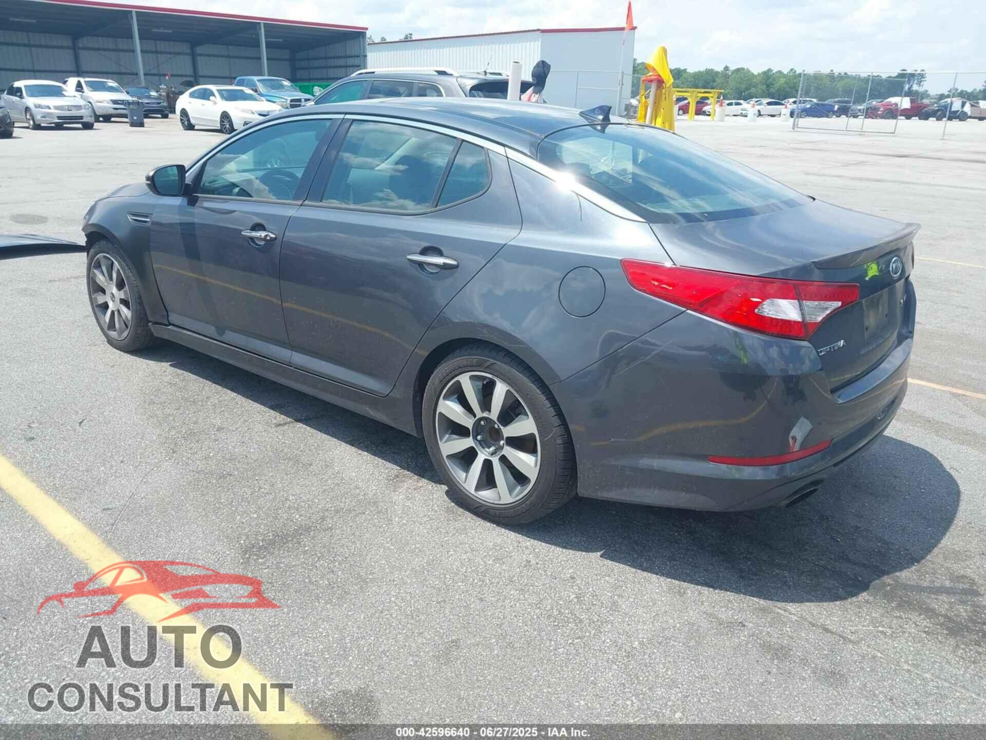 KIA OPTIMA 2011 - KNAGR4A62B5117046