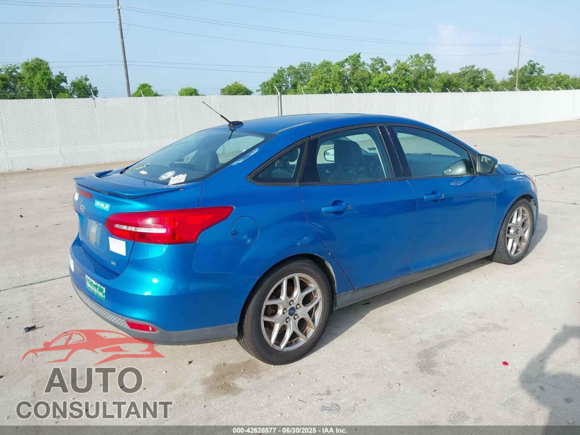 FORD FOCUS 2015 - 1FADP3F21FL326927
