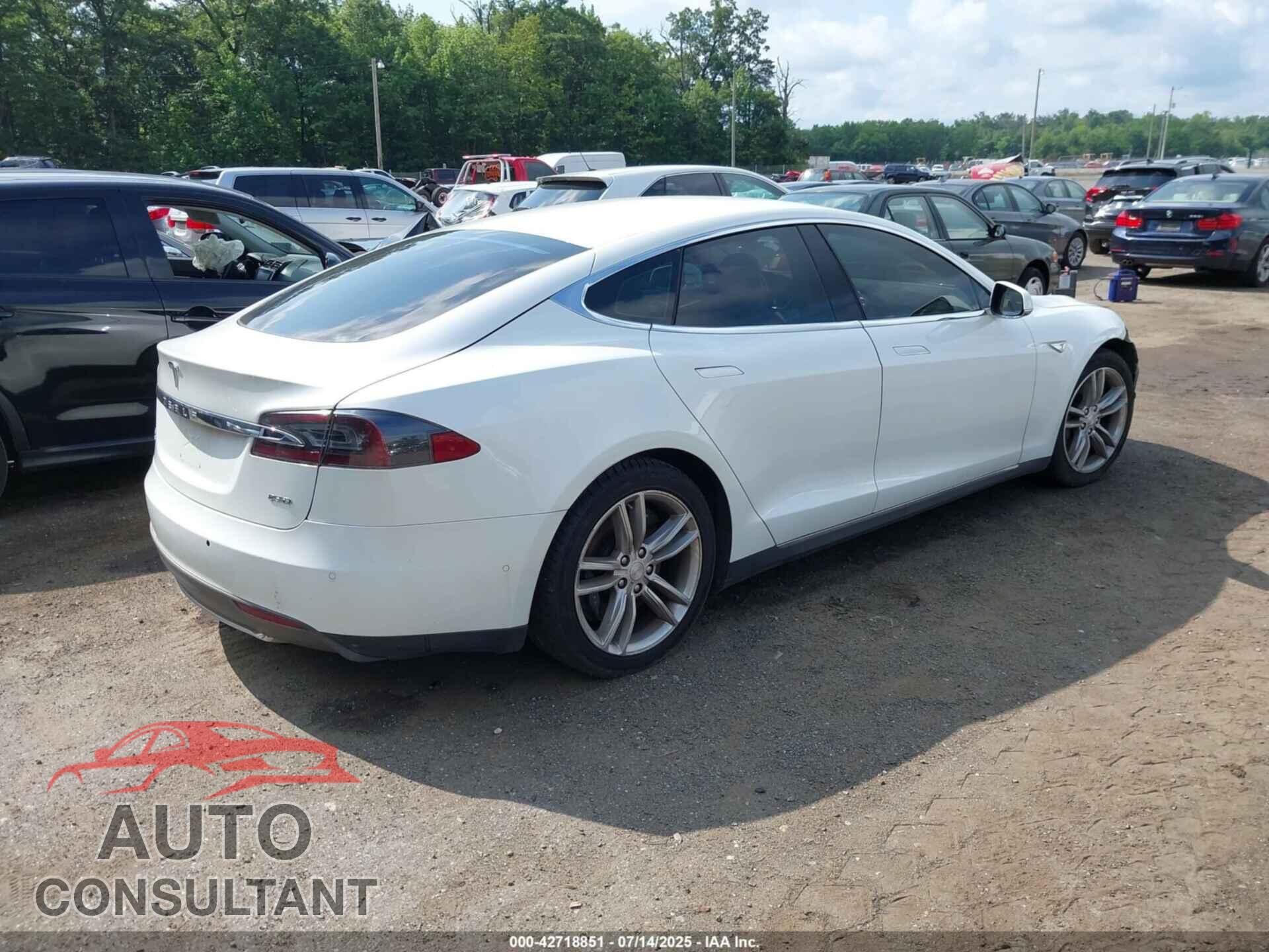 TESLA MODEL S 2015 - 5YJSA1E23FF108287