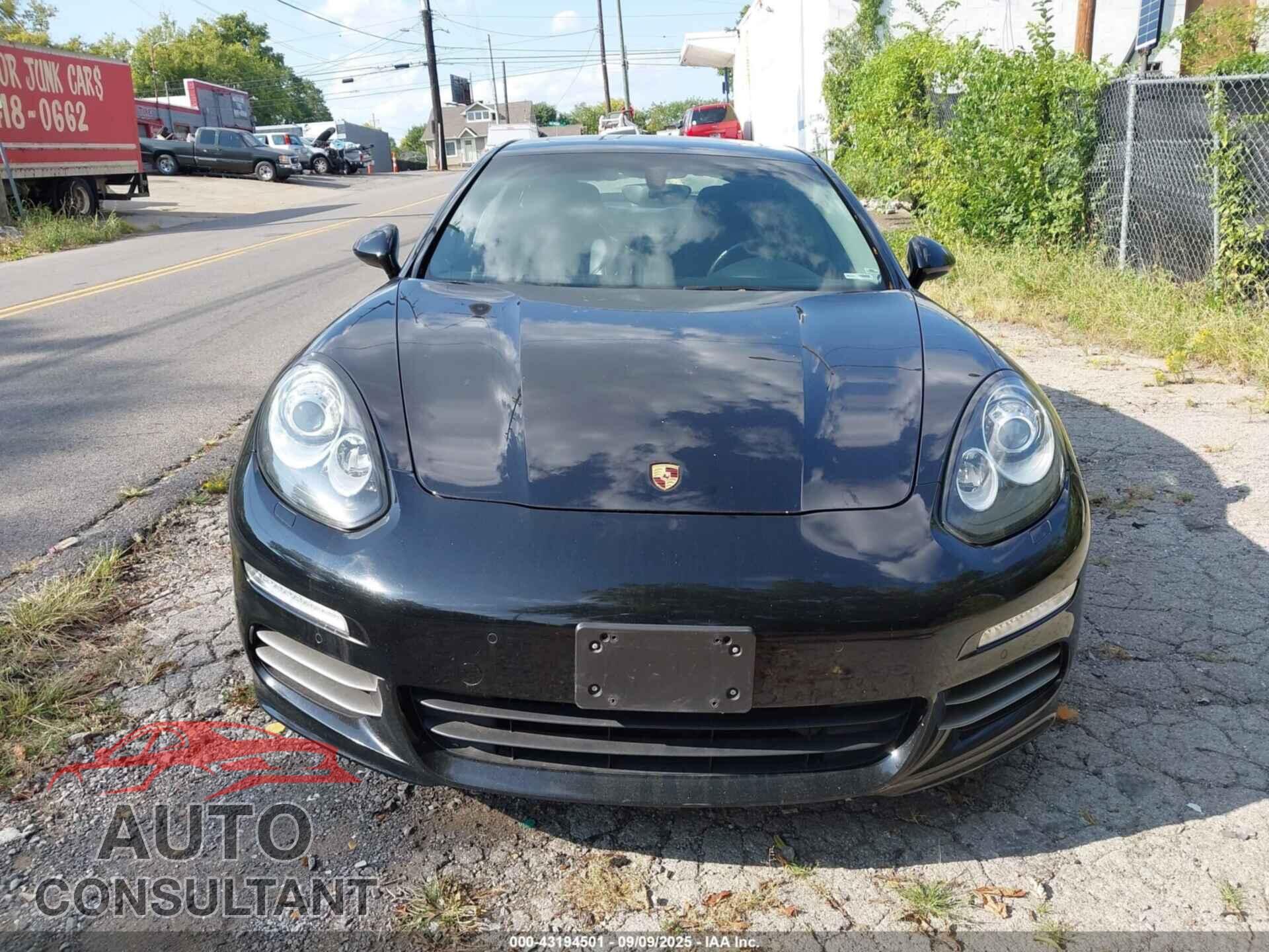 PORSCHE PANAMERA 2015 - WP0AA2A76FL001184