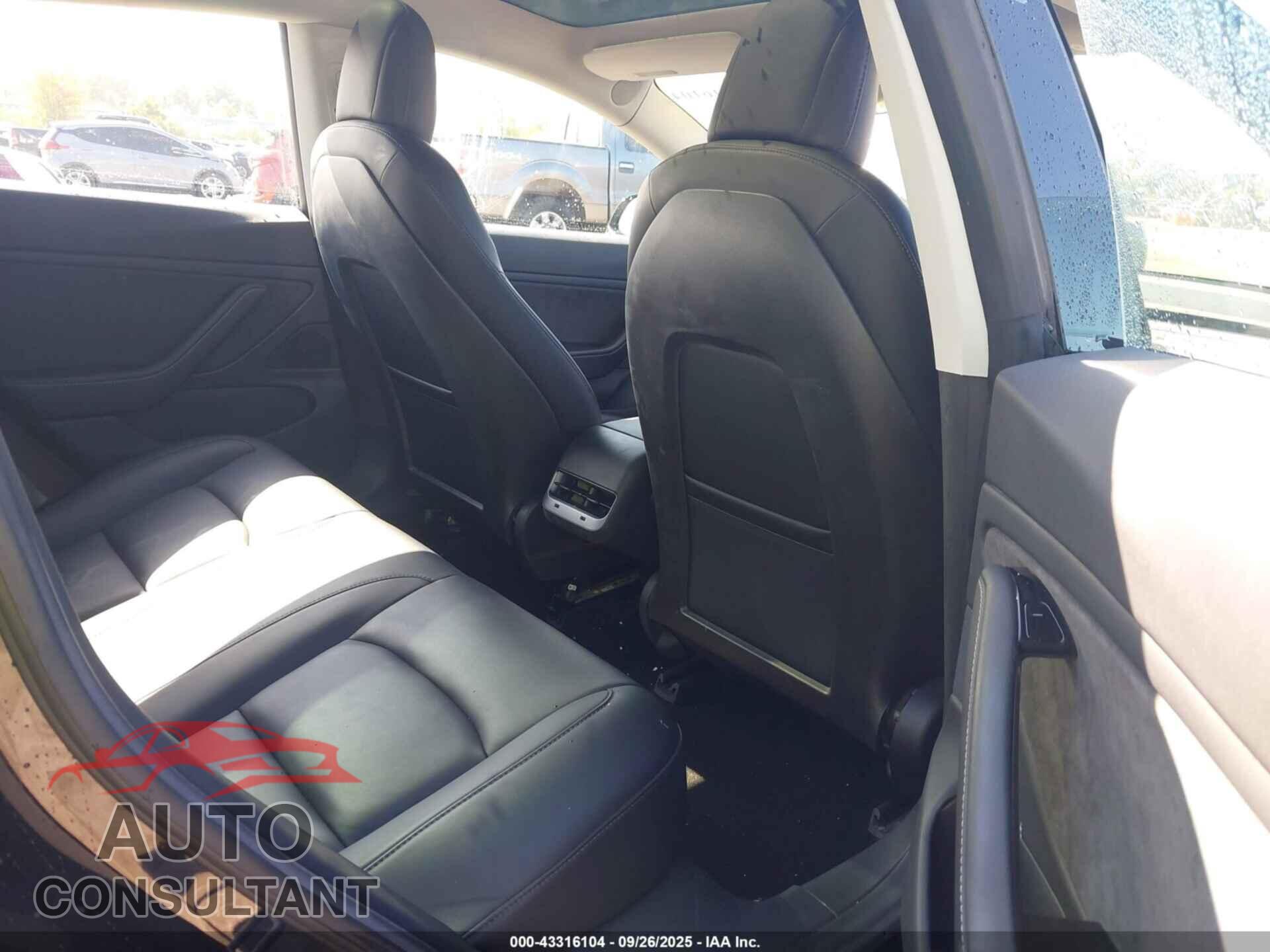 TESLA MODEL 3 2018 - 5YJ3E1EB9JF069190