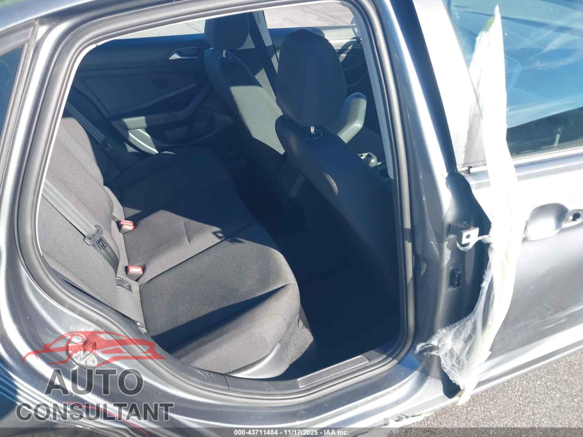 VOLKSWAGEN JETTA 2019 - 3VWC57BU6KM230646