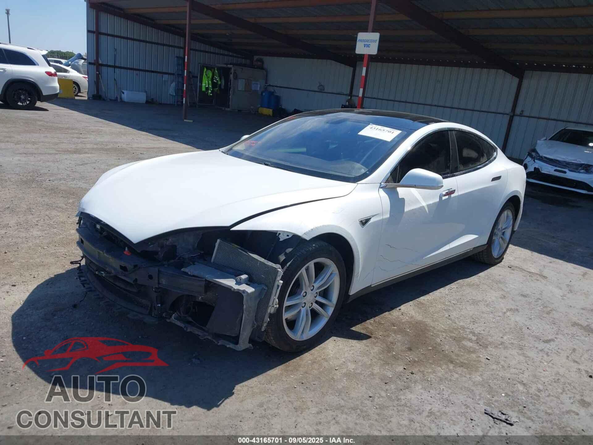 TESLA MODEL S 2013 - 5YJSA1DN8DFP16265