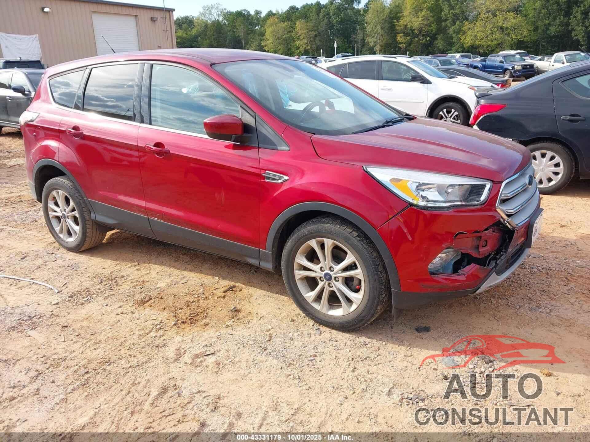 FORD ESCAPE 2017 - 1FMCU0GD8HUB48892