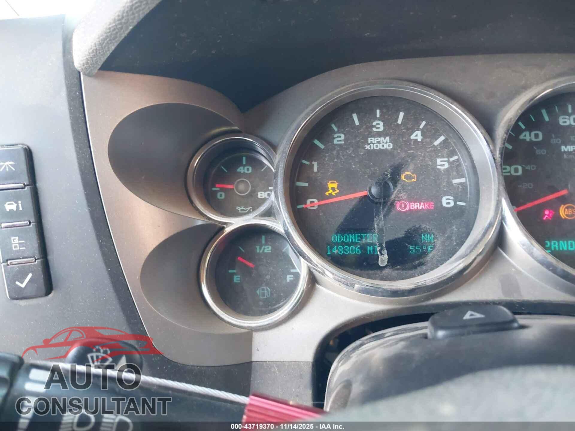 CHEVROLET SILVERADO 1500 2013 - 1GCRCSE02DZ103473