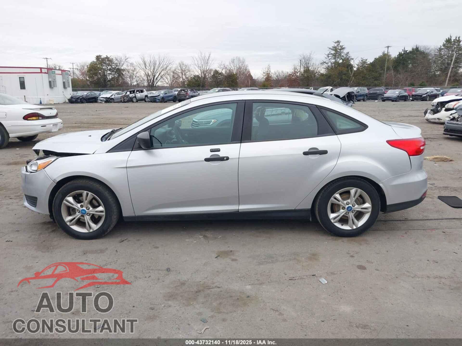 FORD FOCUS 2016 - 1FADP3E24GL323975