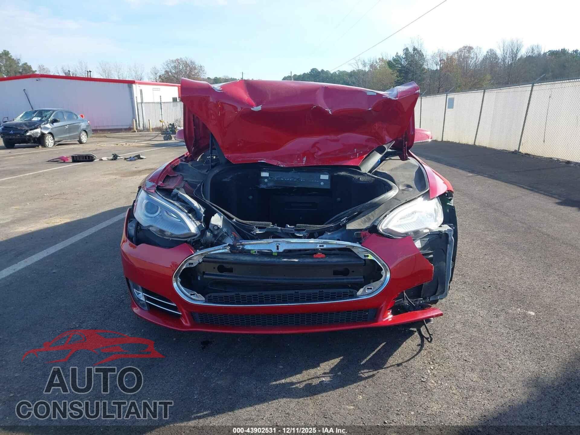 TESLA MODEL S 2013 - 5YJSA1CP9DFP16407