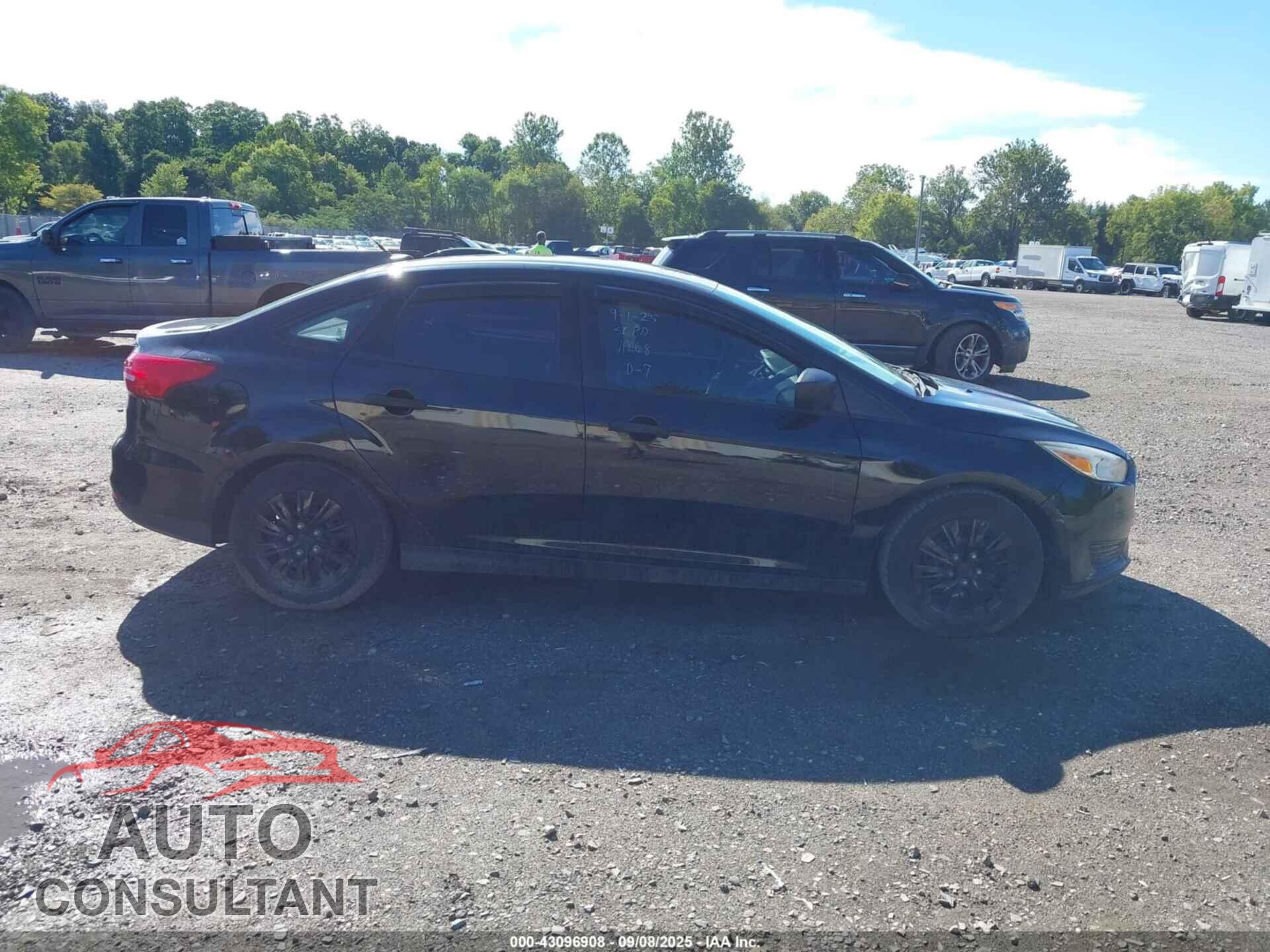 FORD FOCUS 2017 - 1FADP3E20HL334599