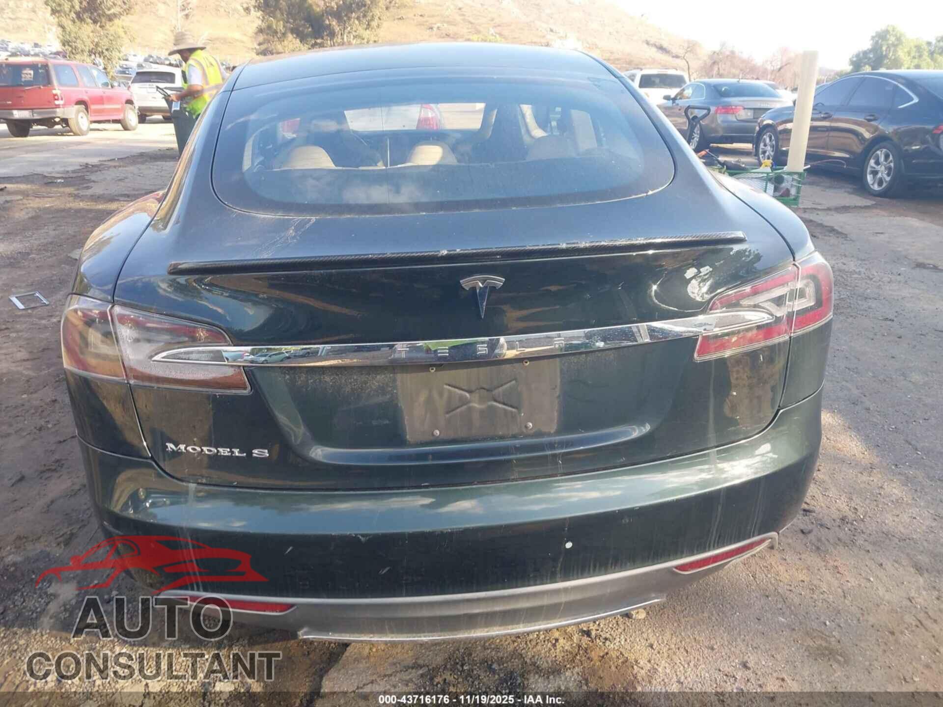 TESLA MODEL S 2013 - 5YJSA1DP0DFP04659