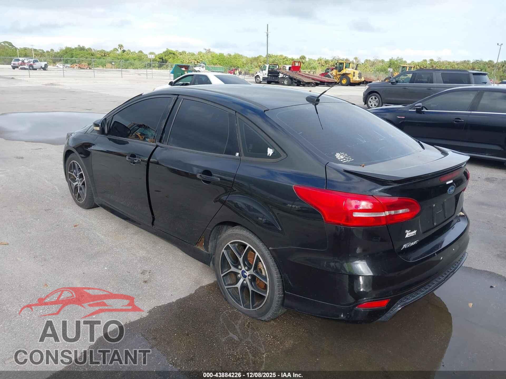 FORD FOCUS 2015 - 1FADP3F28FL297703