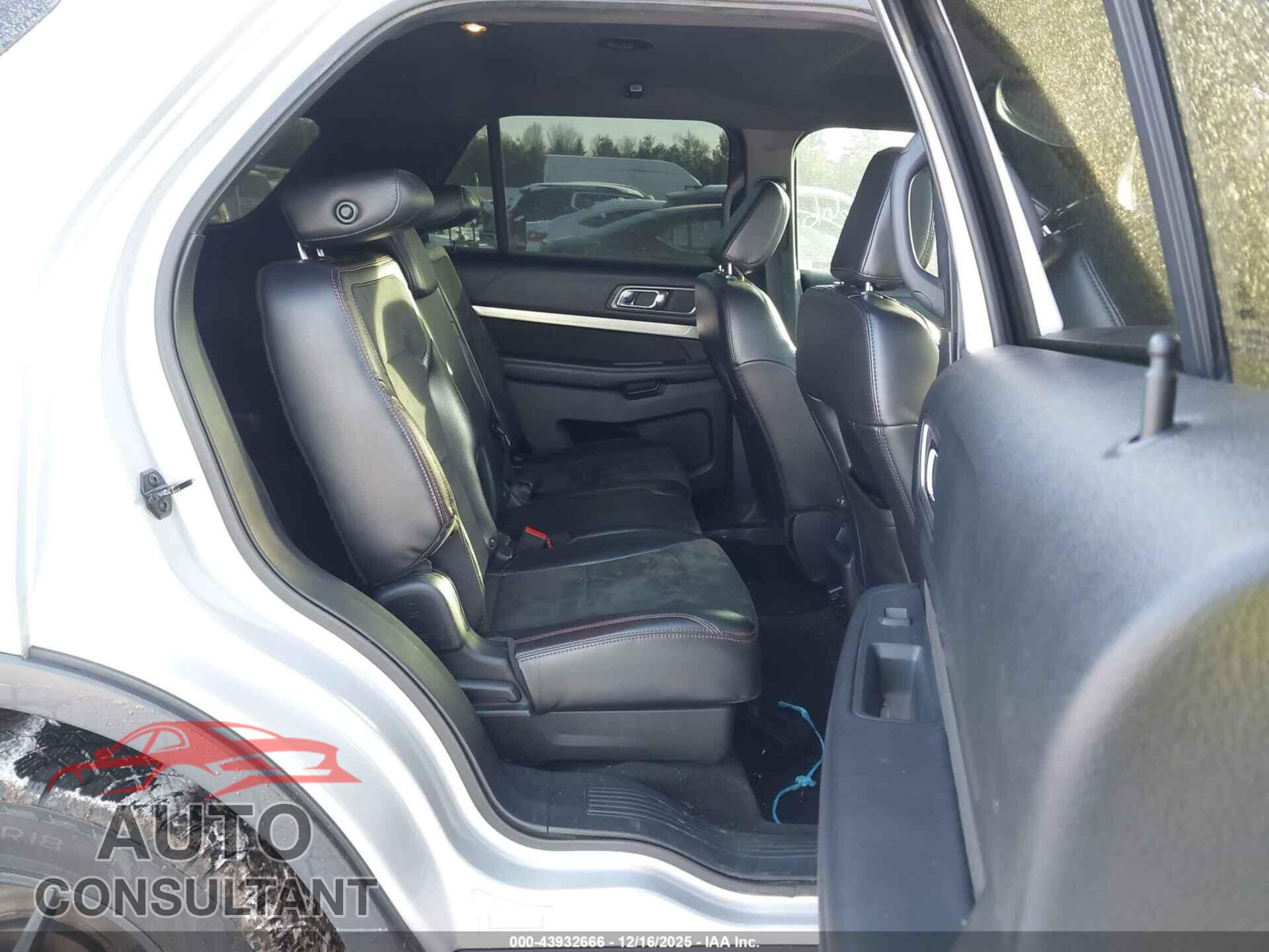 FORD EXPLORER 2018 - 1FM5K7D82JGB44534