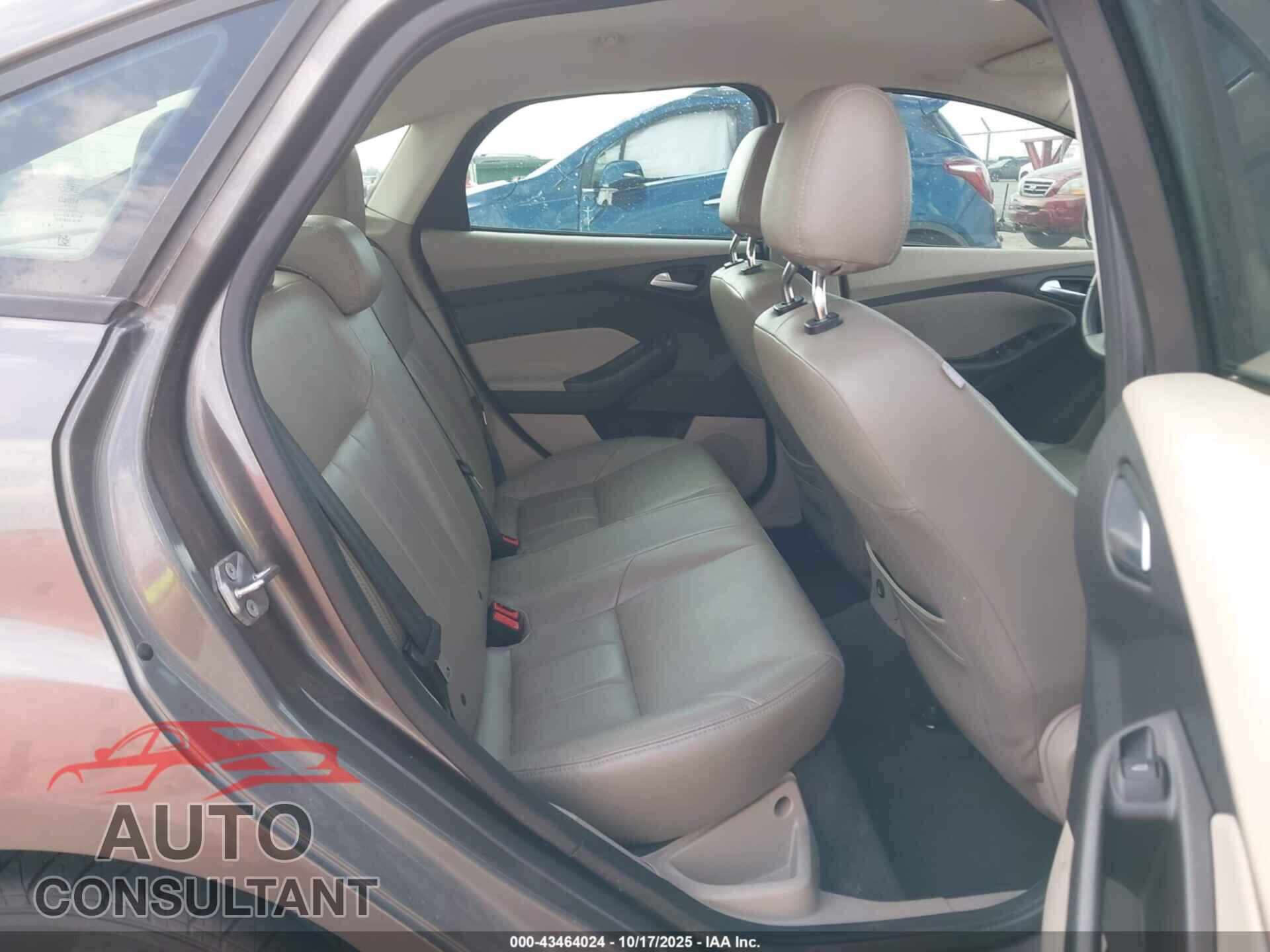 FORD FOCUS 2012 - 1FAHP3F23CL262158
