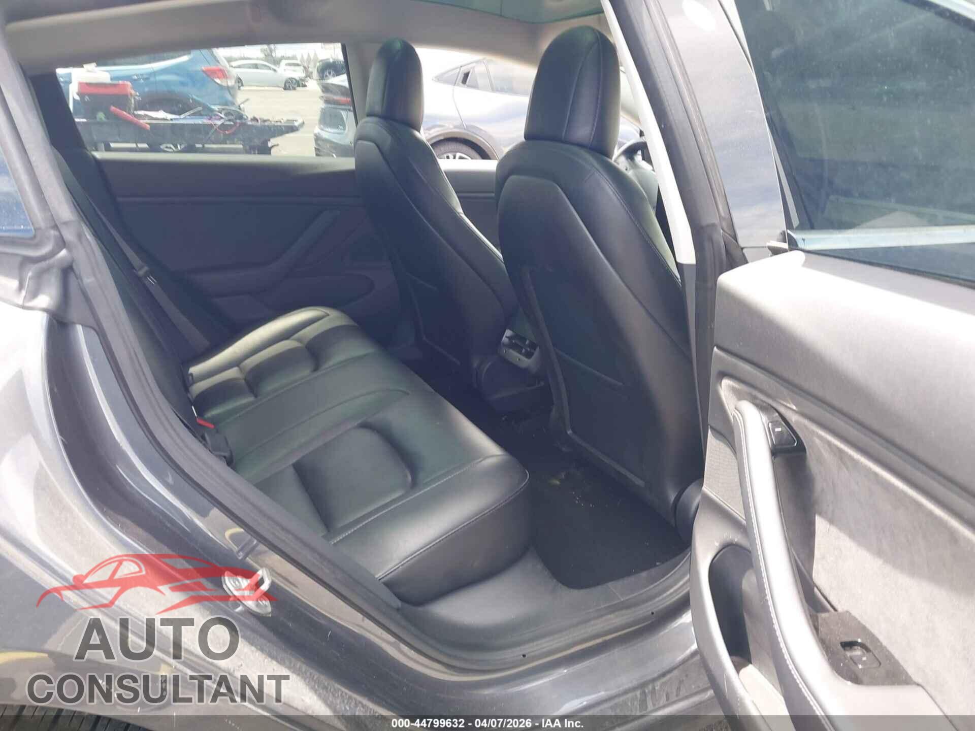 TESLA MODEL 3 2018 - 5YJ3E1EB7JF083279