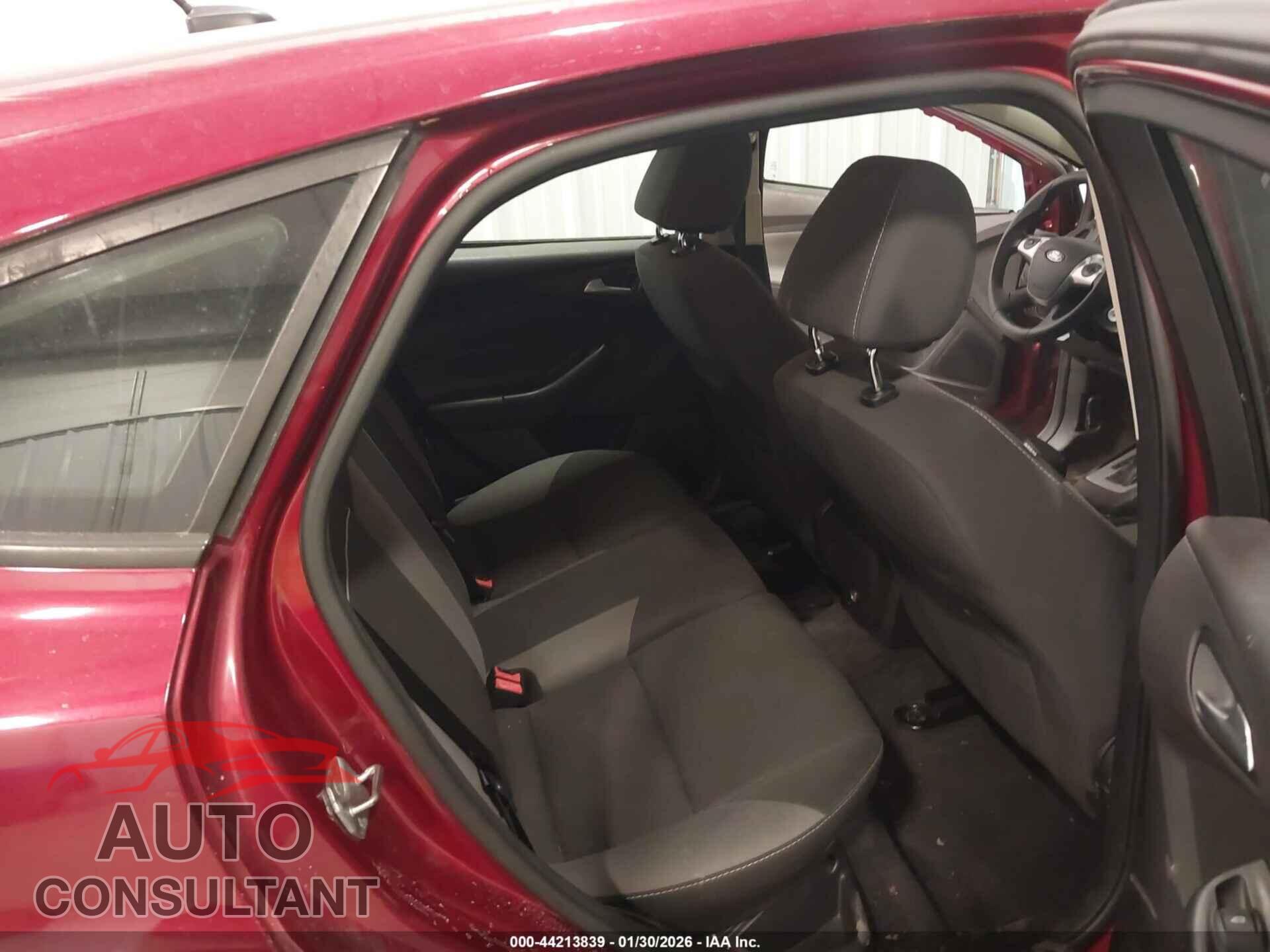 FORD FOCUS 2014 - 1FADP3K2XEL133003