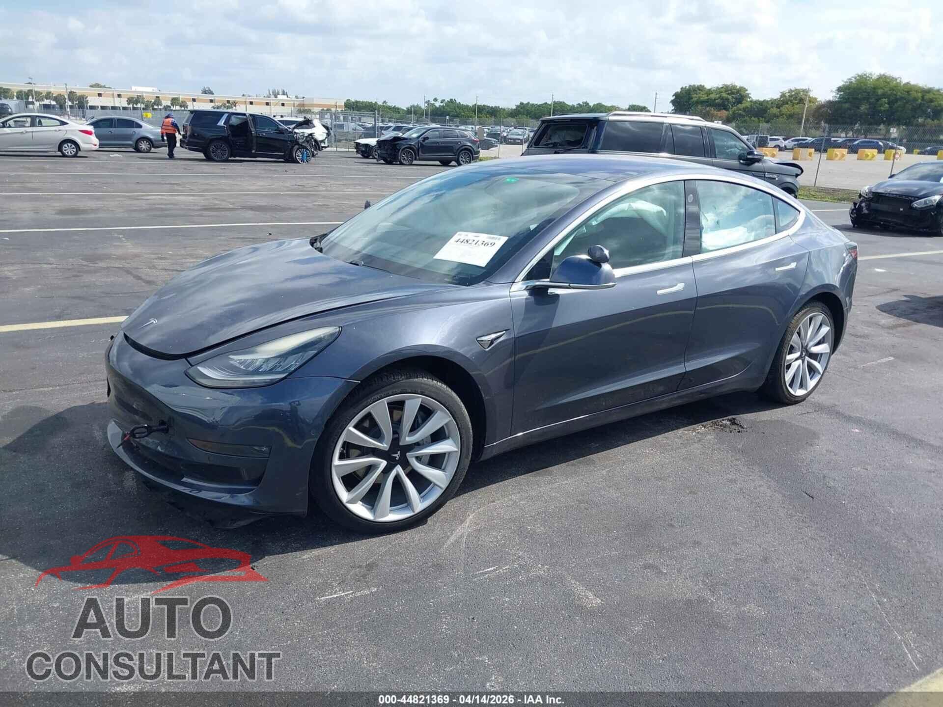 TESLA MODEL 3 2018 - 5YJ3E1EA9JF009501