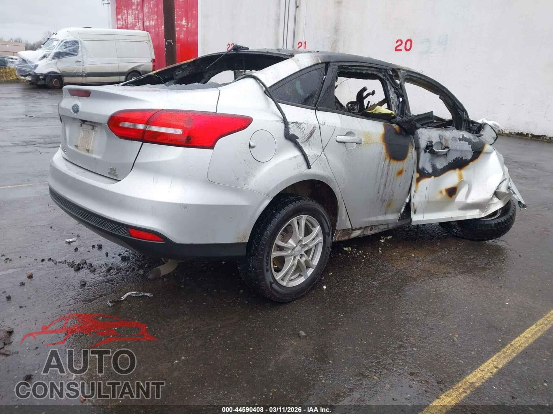 FORD FOCUS 2018 - 1FADP3FE7JL313845