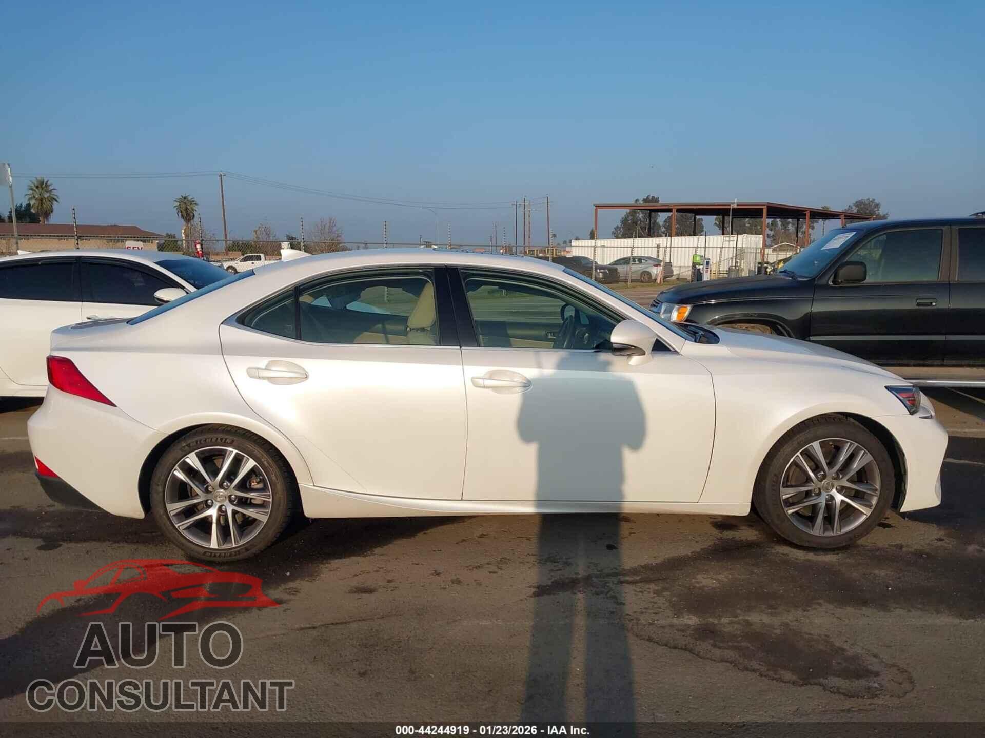LEXUS IS 300 2019 - JTHBA1D27K5085656